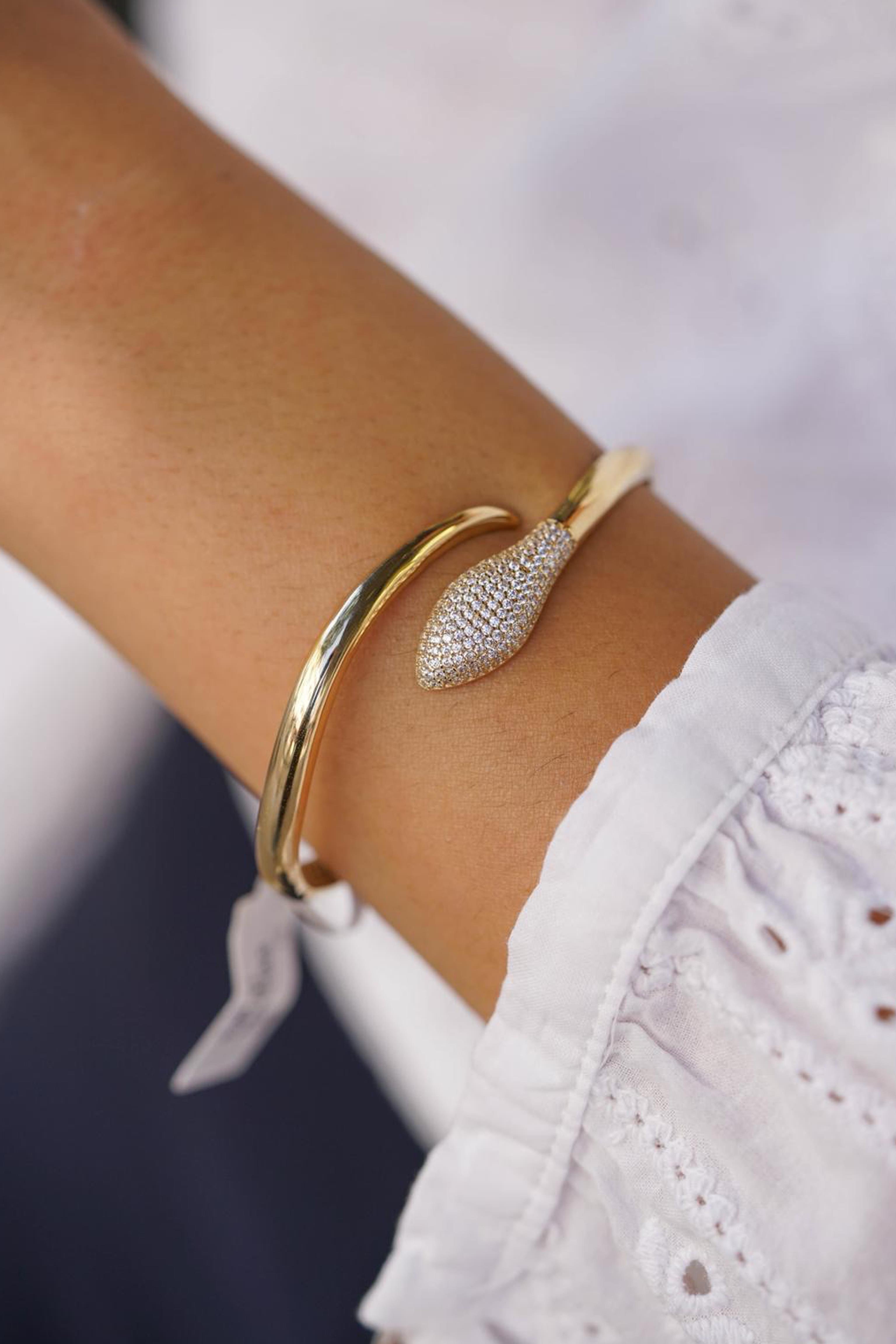 Snake Motif Kelepçe