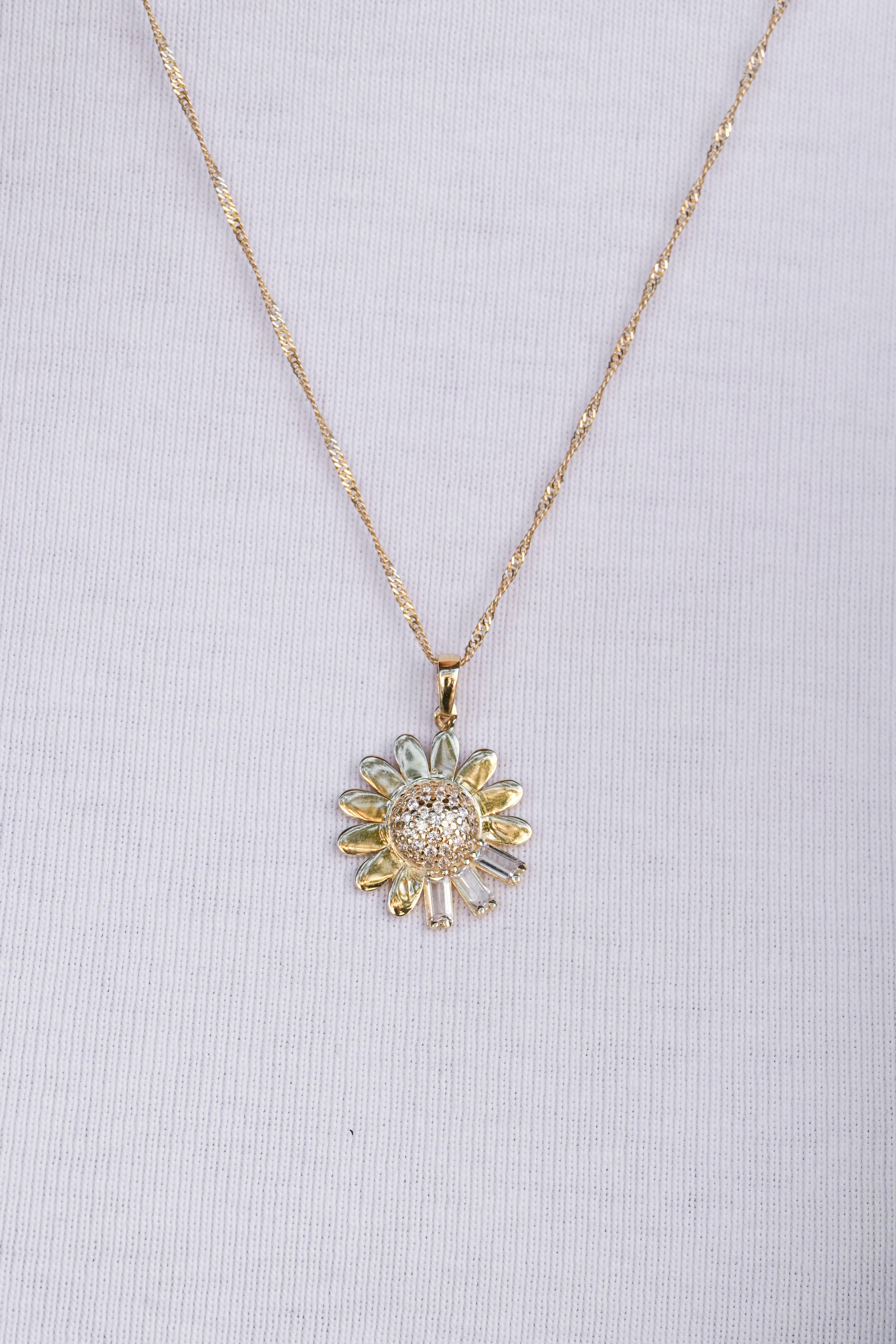Taşlı Papatya Model Kolye