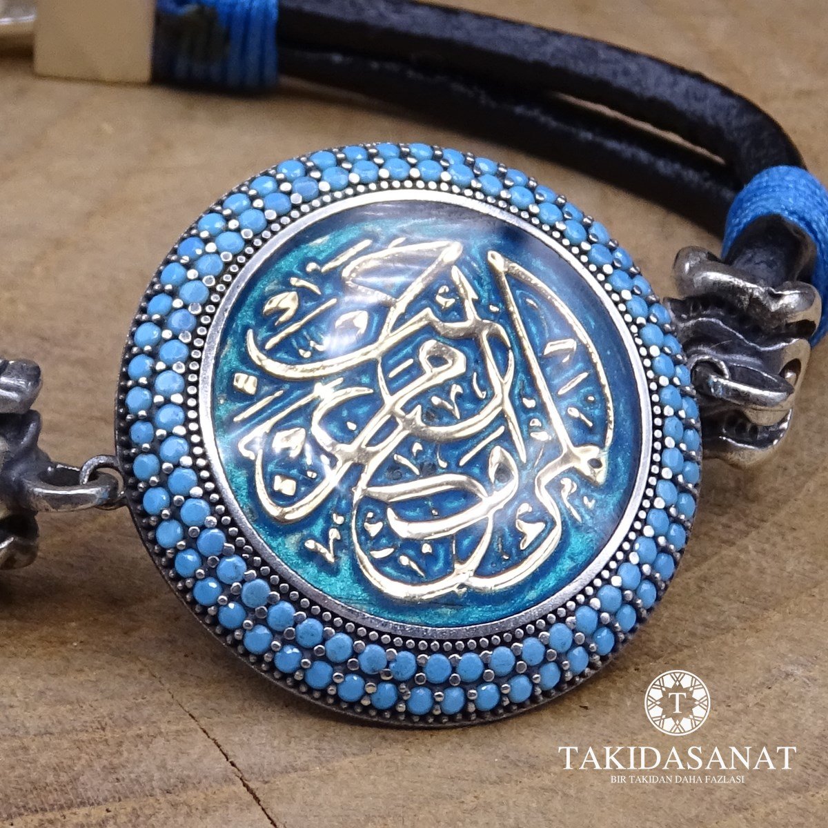 Kişi Sevdiğiyle Beraberdir Yazılı Firuze Taşlı Gümüş Bayan Bileklik