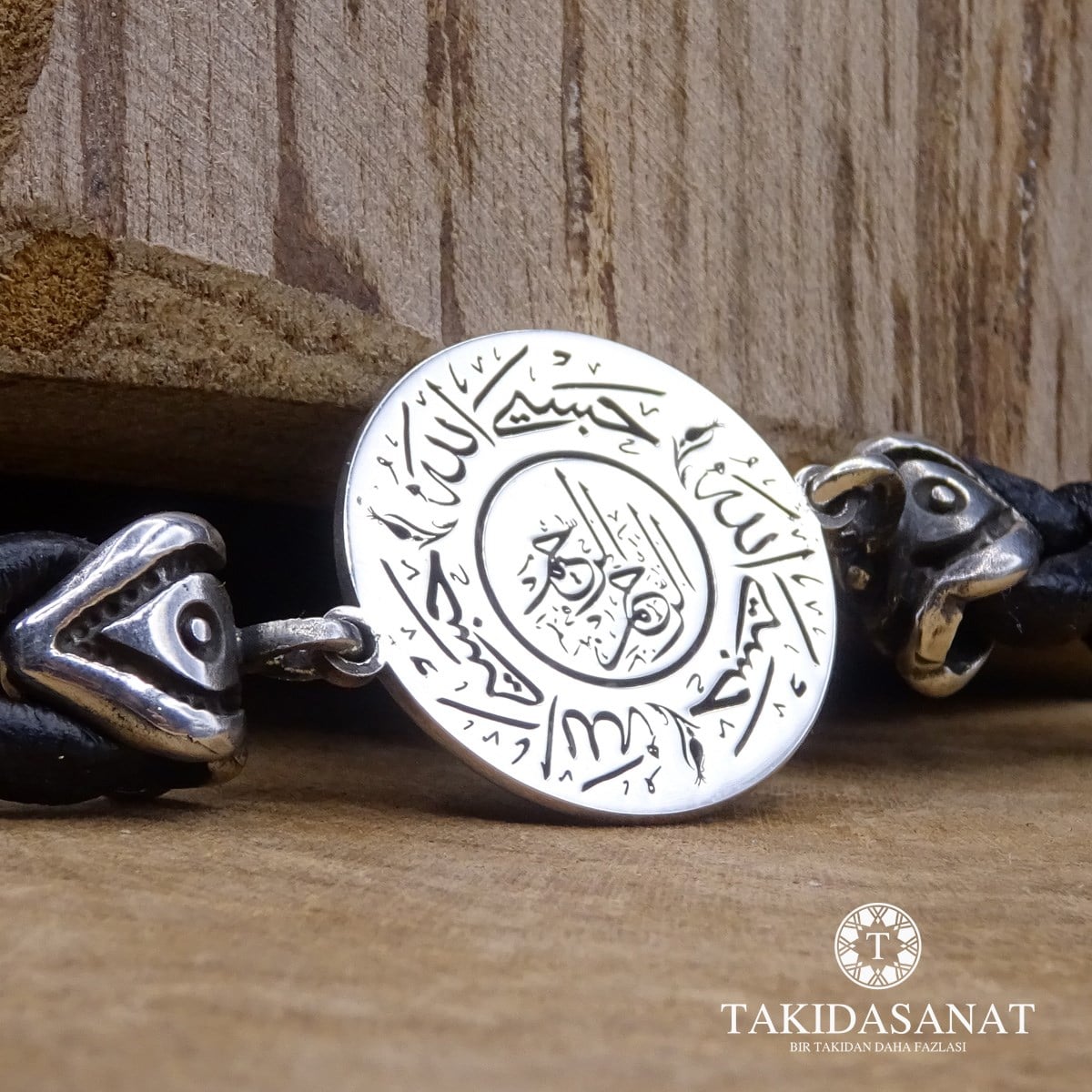 Allah Bana Yeter Hat Yazılı Bileklik