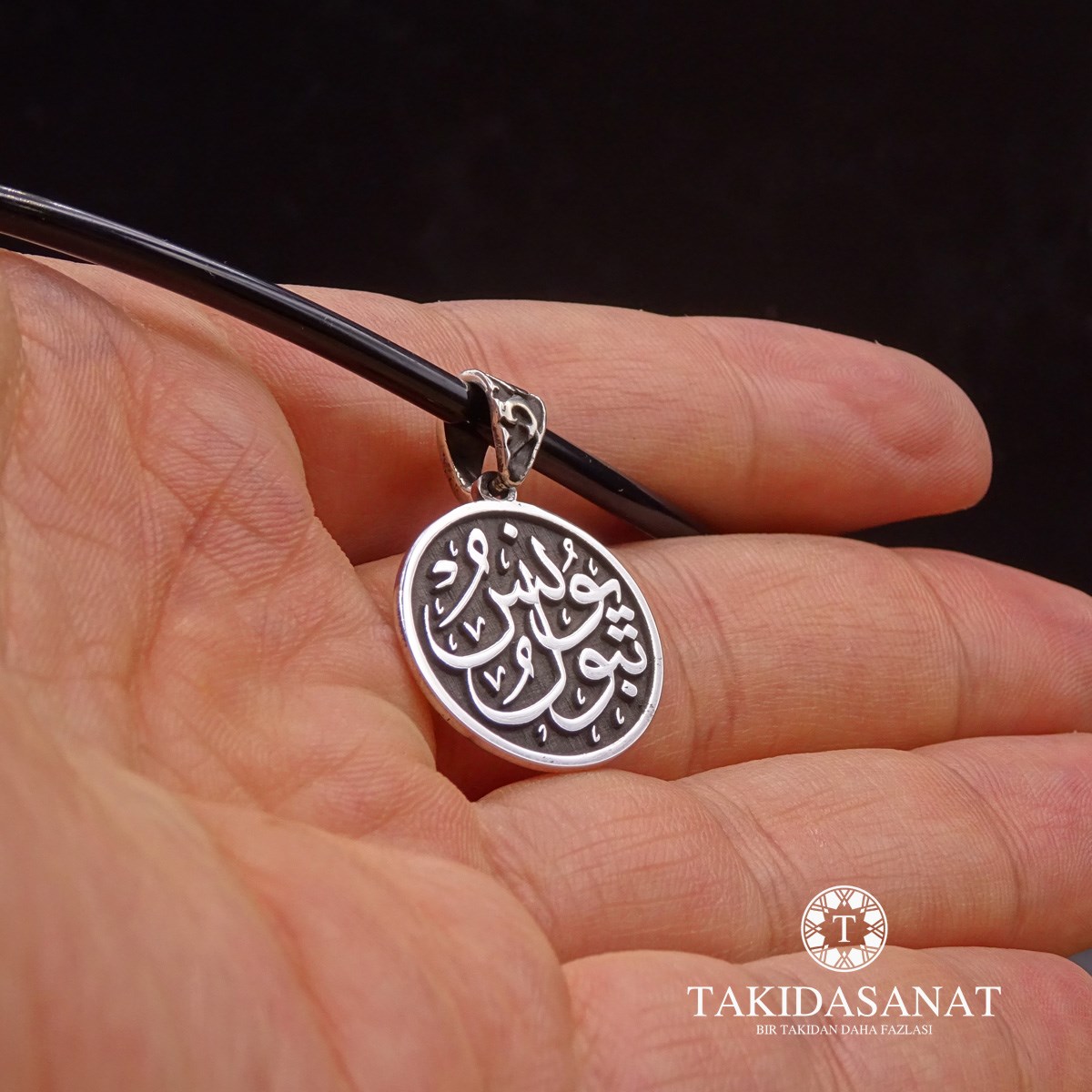 İsim Kabartmalı Madalyon Kolye