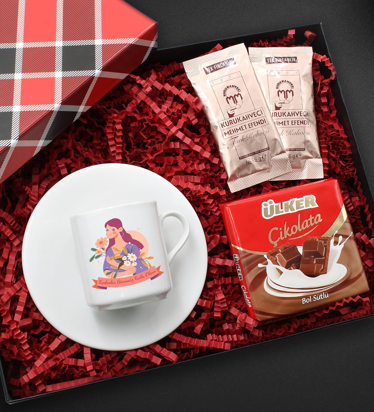 8 Mart Kadınlar Gününe Özel Hediye Seti (Özel Kutusunda Fincan & Ülker Çikolata & Kahve)