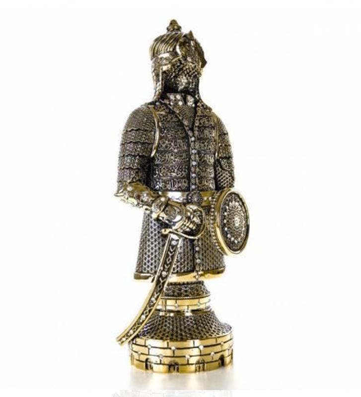 Gold Renk Ayetel Kürsi İşlemeli Osmanlı Zırh Biblo – Dekoratif Manevi Hediyelik 10x20 cm