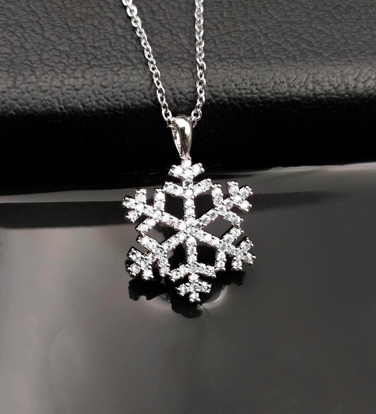 Gümüş Kaplama Kar Tanesi Kolye  