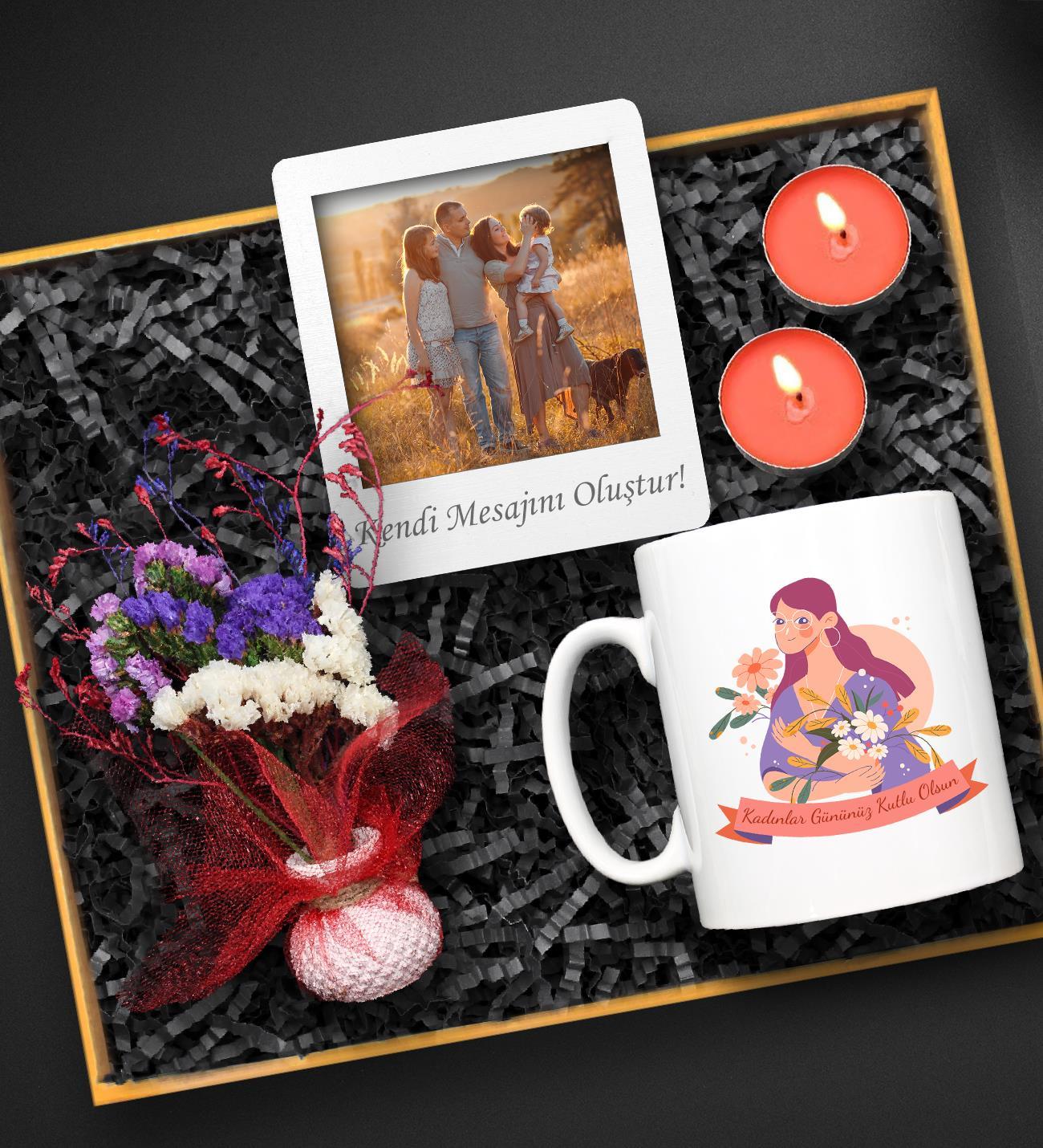 Kadınlar Gününe Özel Kupa & Kişiye Özel Fotoğraflı Çerçeve & Masa Çiçeği & Mini Mum Hediye Seti