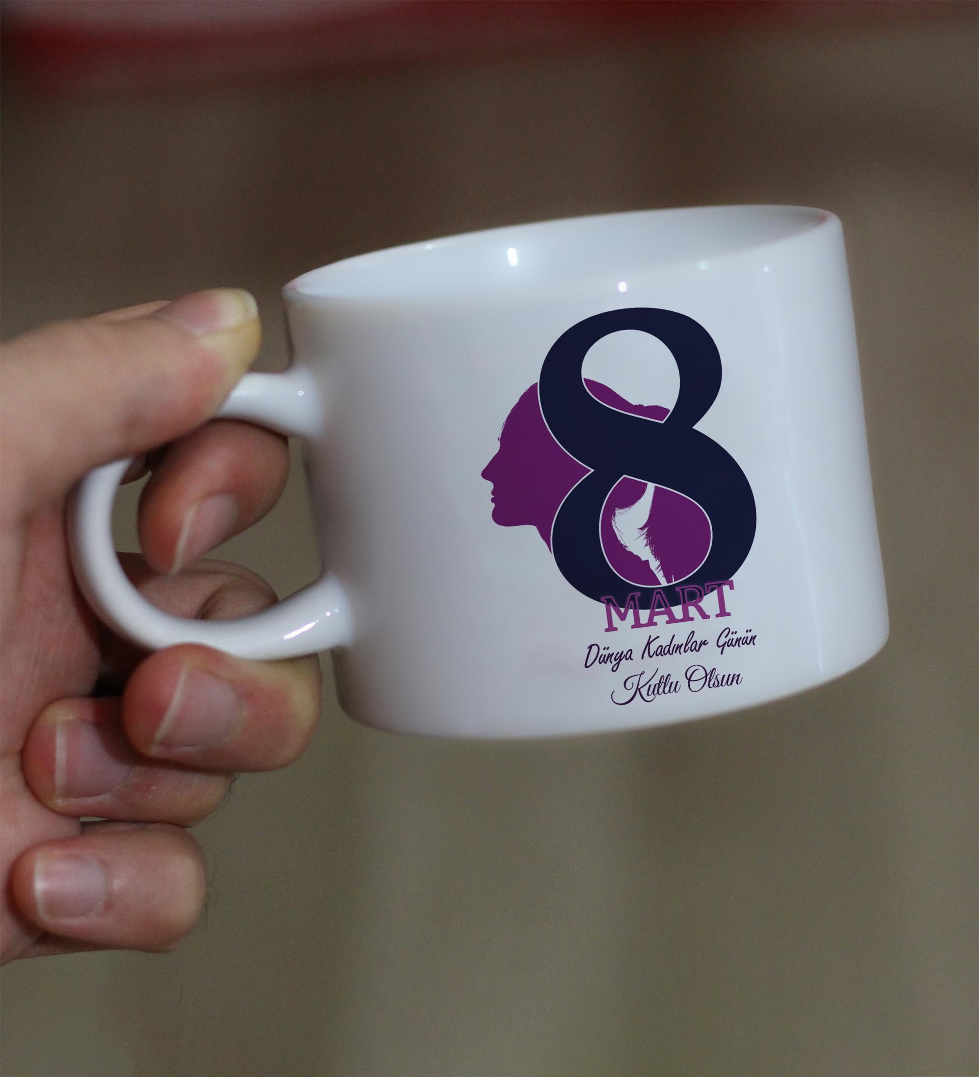 Kadınlar Gününe Özel Motto Fincan & Kişiye Özel Ev Anahtarlık & Metal Kutulu Mum & Versatil ve Tükenmez Kalem Hediye Seti