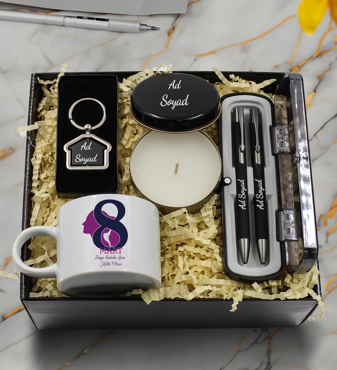 Kadınlar Gününe Özel Motto Fincan & Kişiye Özel Ev Anahtarlık & Metal Kutulu Mum & Versatil ve Tükenmez Kalem Hediye Seti