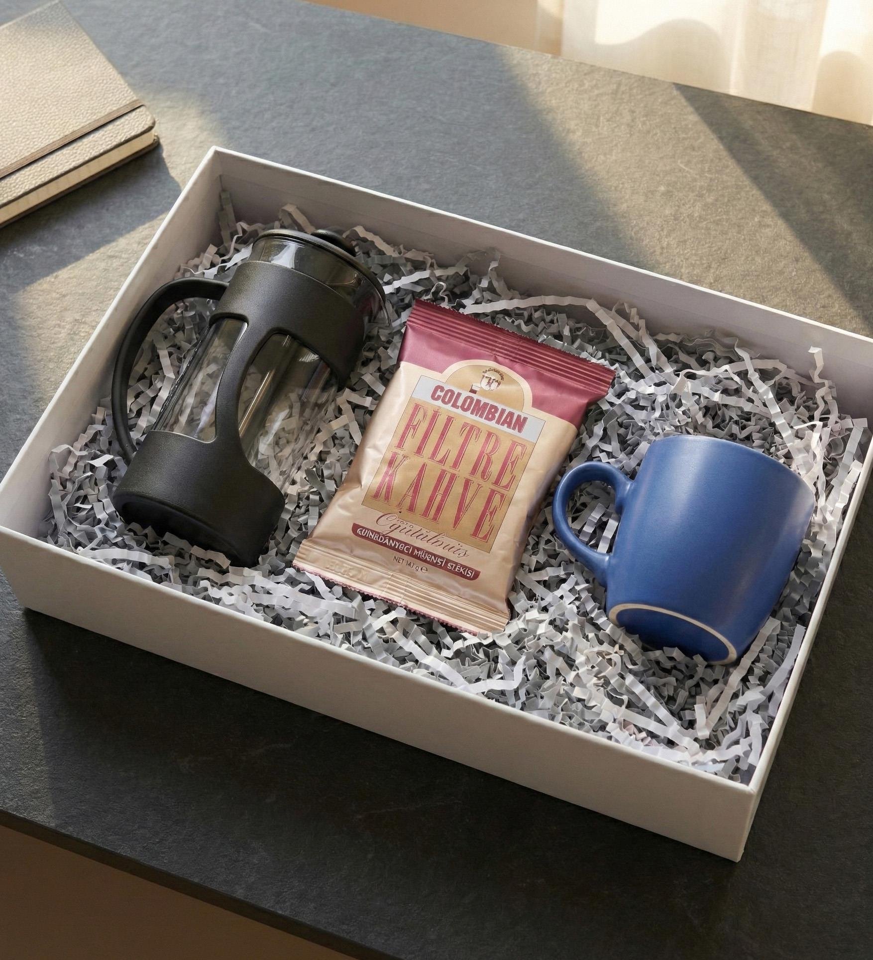 Kahve Severlere Özel Hediye Seti (French Press & Kupa & Taze Filtre Kahve)