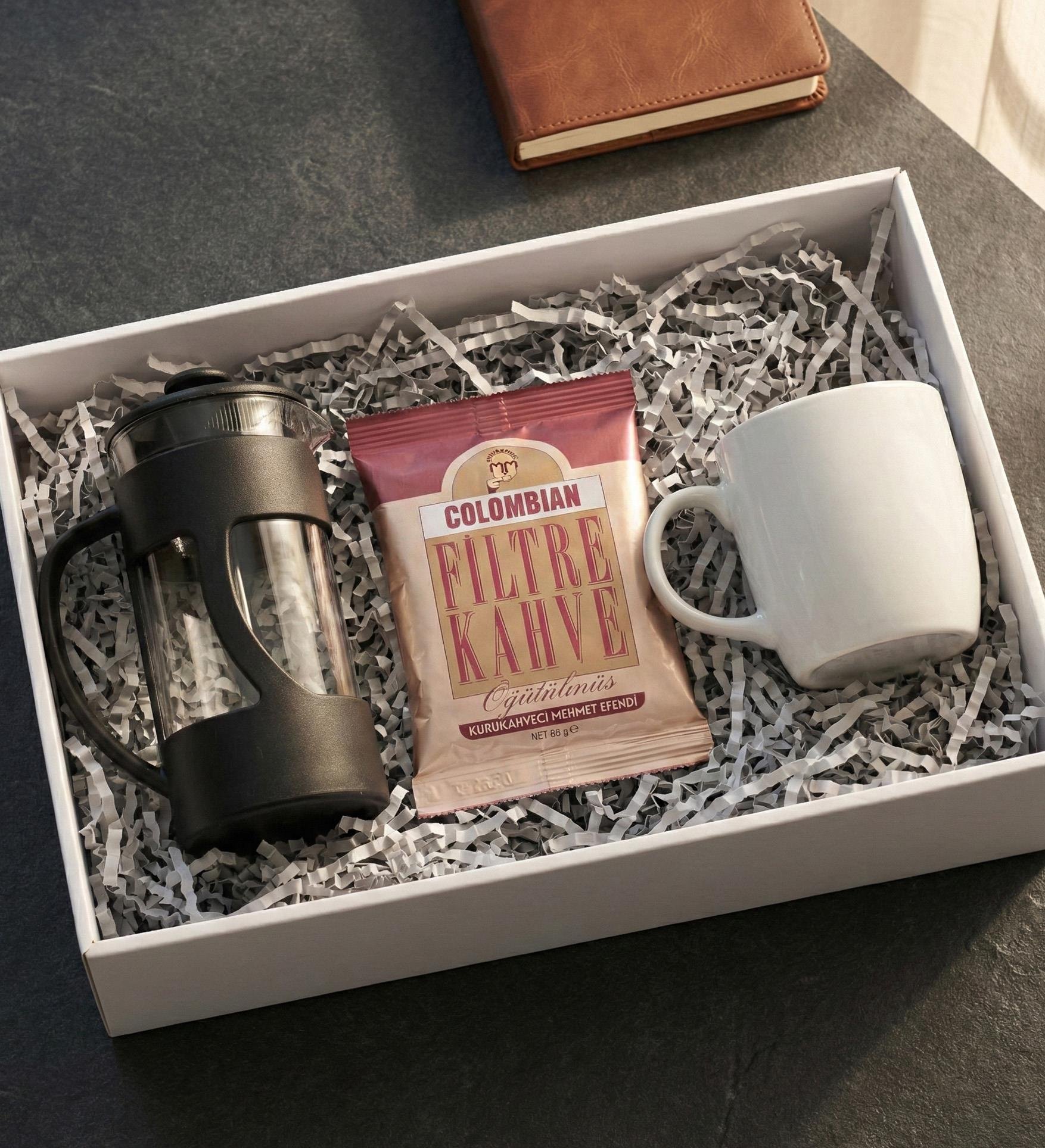 Kahve Severlere Özel Hediye Seti (French Press & Kupa & Taze Filtre Kahve)