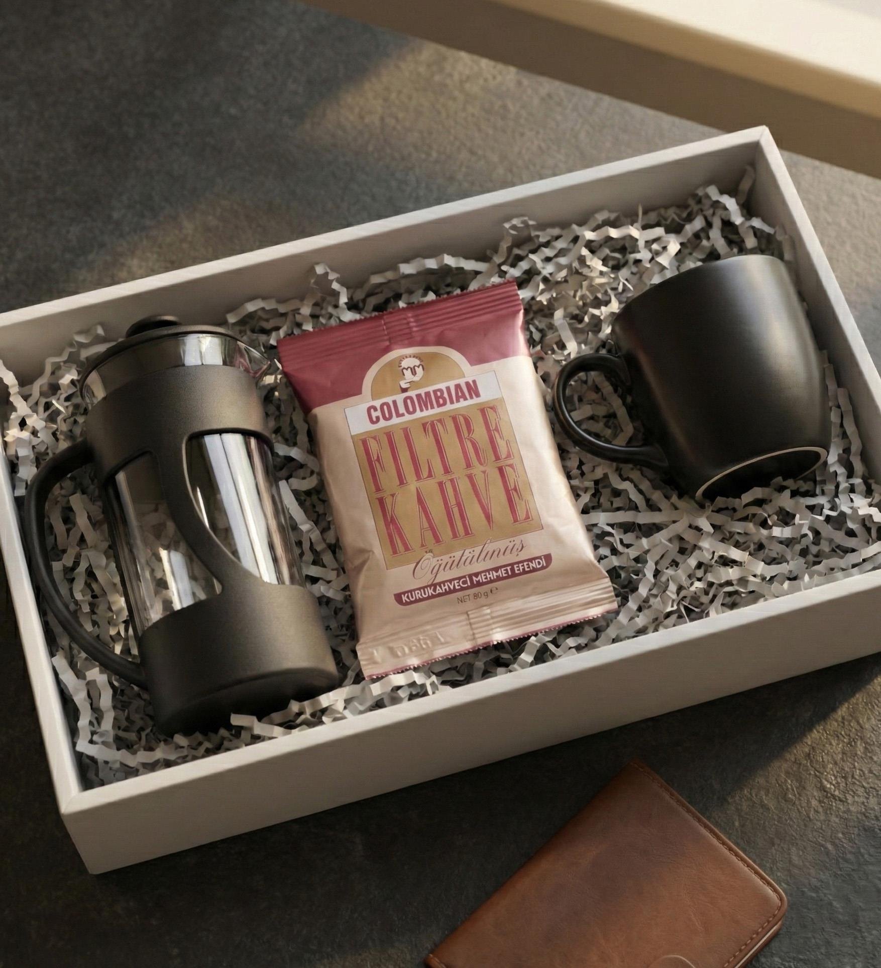 Kahve Severlere Özel Hediye Seti (French Press & Kupa & Taze Filtre Kahve)