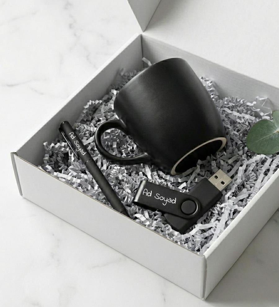 Kişiye Özel 32 GB USB Bellek & Roller Kalem & Siyah Kupa Hediye Seti