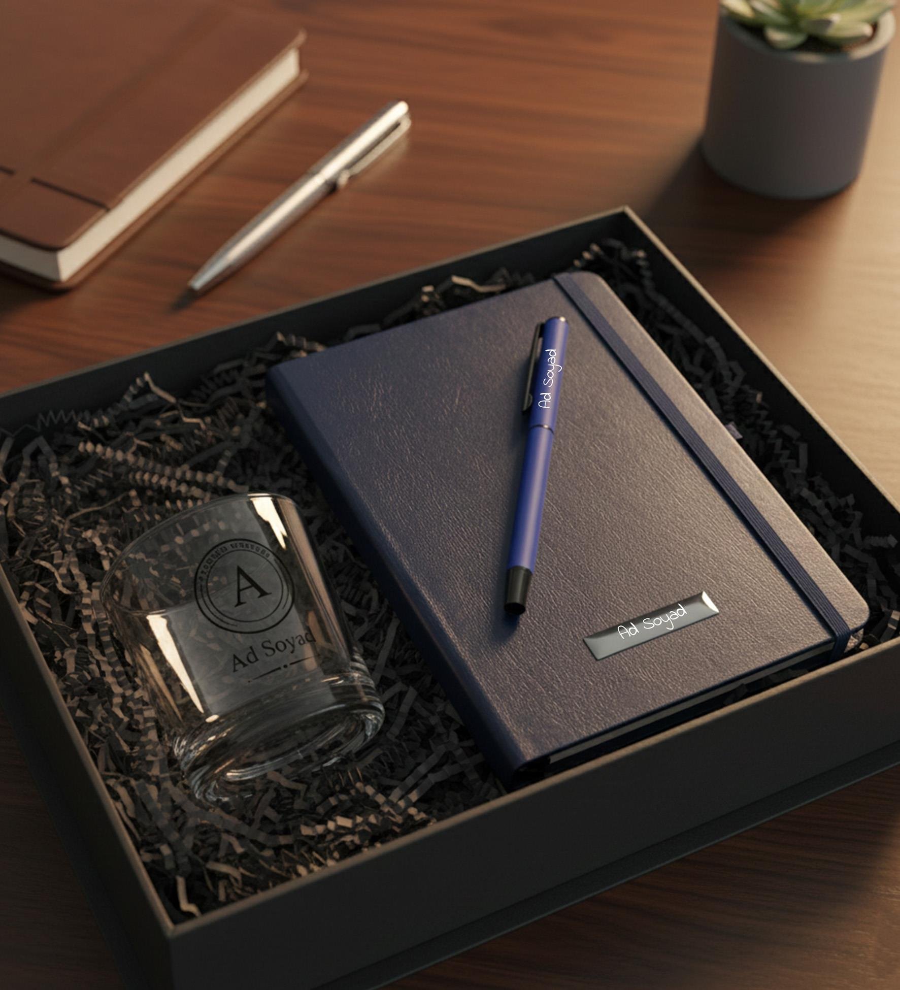 Kişiye Özel Cam Viski Bardağı & Kişiye Özel Defter & Kişiye Özel Kalem Hediye Seti