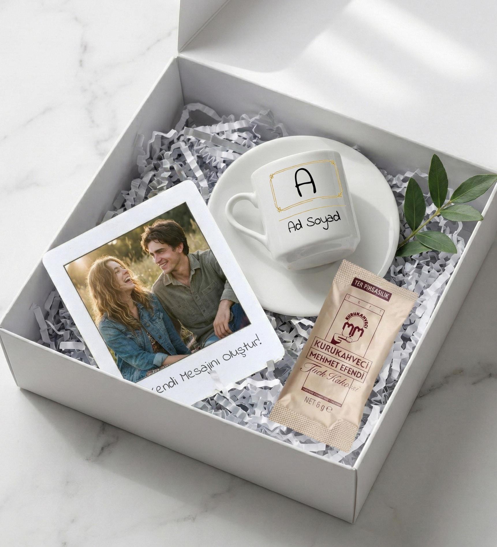 Kişiye Özel Fotoğraflı Çerçeve & Kişiye Özel Türk Kahve Fincanı & Tek Kullanımlık Kahve Hediye Seti