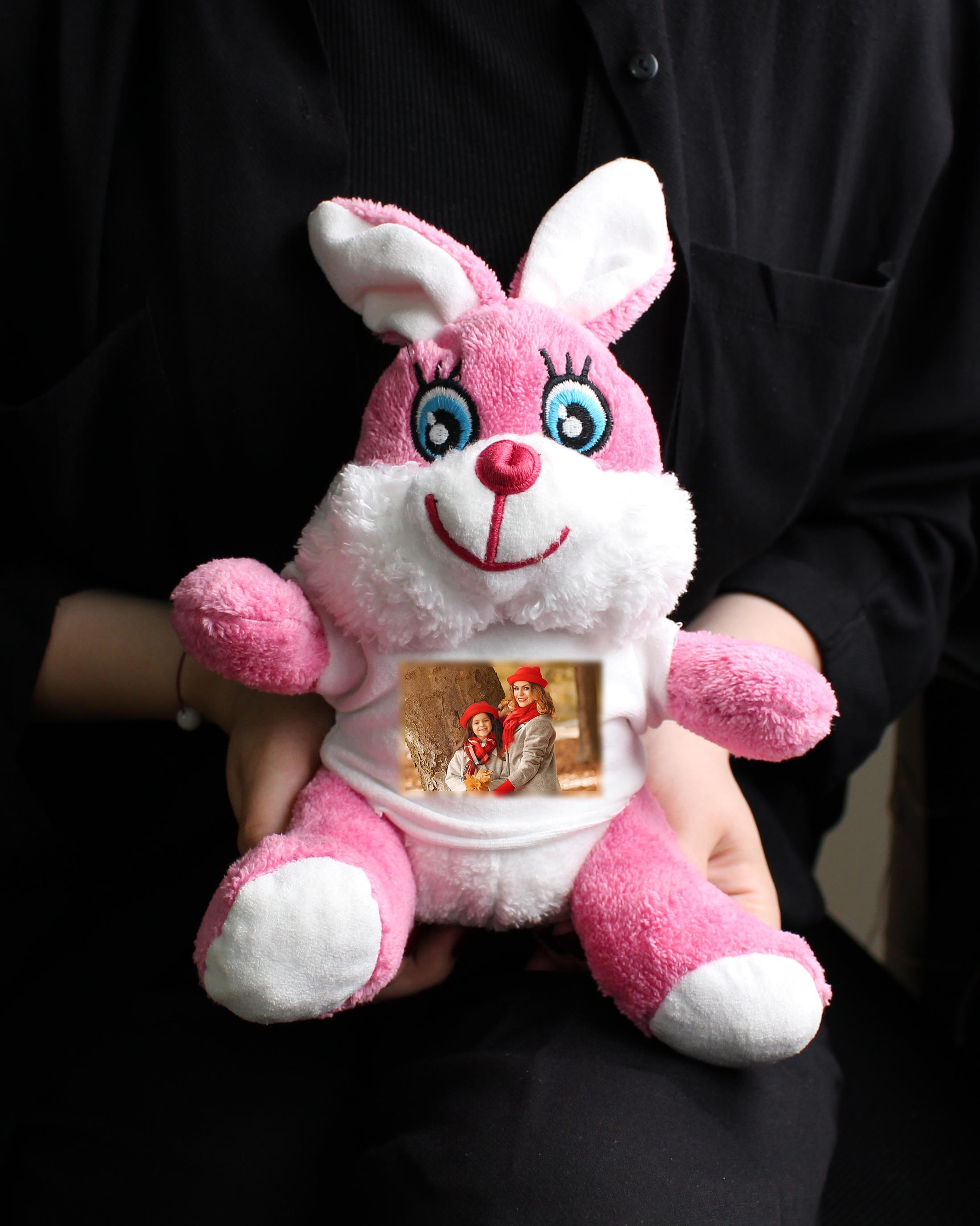 Kişiye Özel Fotoğraflı Tişörtlü Pembe Renk Peluş Tavşan 22cm