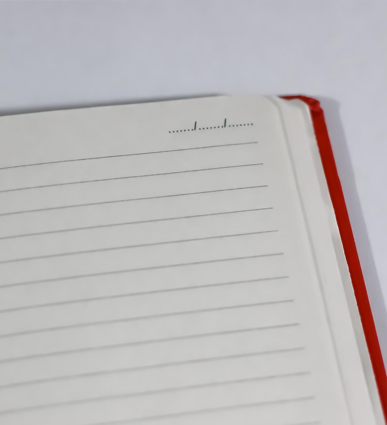 Kişiye Özel Kırmızı Renk Kapaklı Lastikli Çizgili Defter, Not Defteri