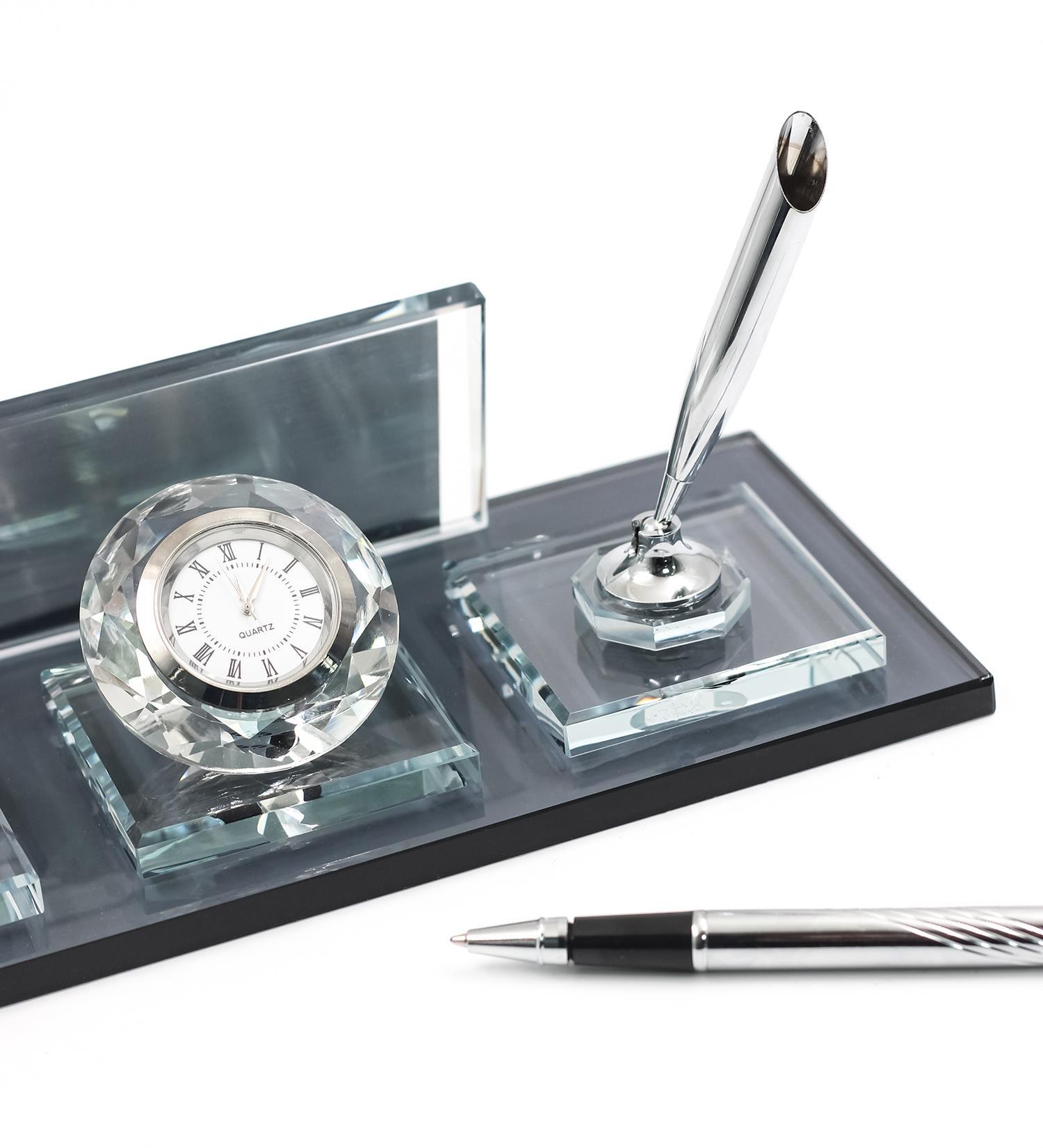 Kişiye Özel Kristal Saatli Masa İsimliği - Masaüstü Kalemli Ofis Hediyesi