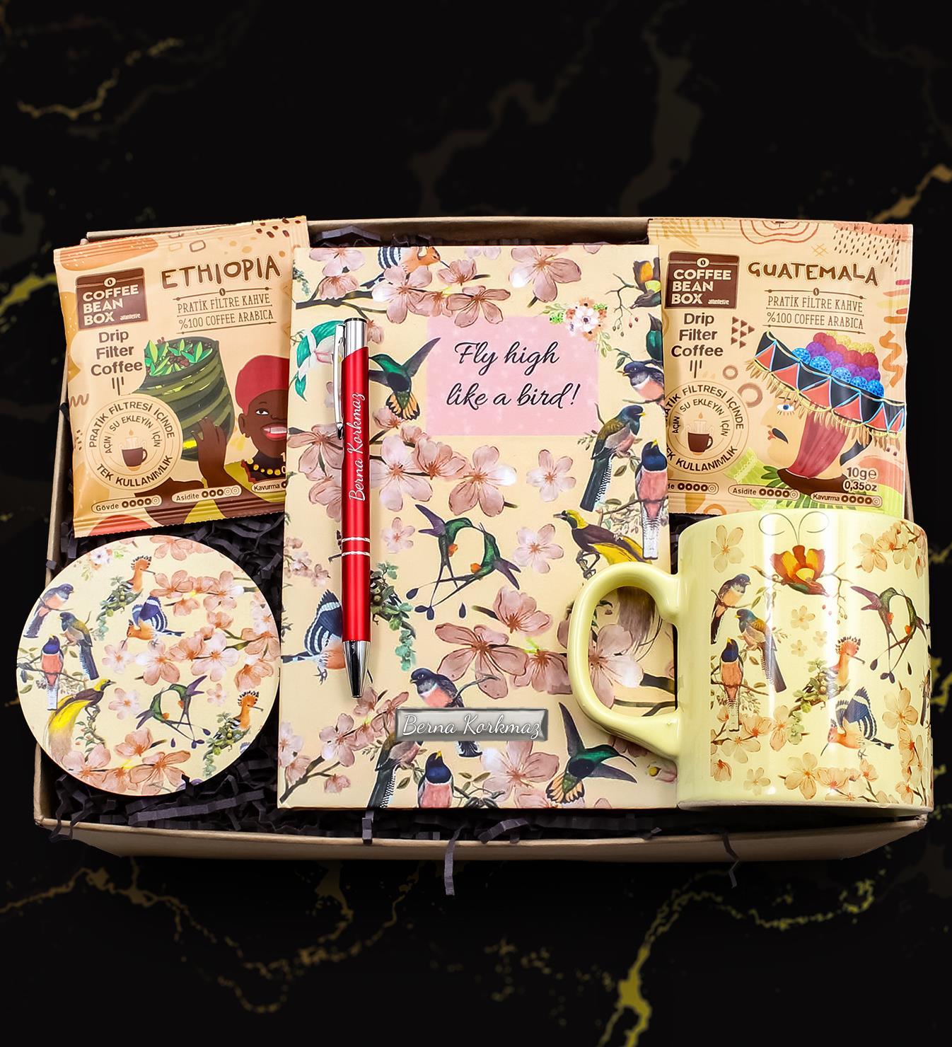 Kişiye Özel Kuş Motifli Defter & Kuş Motifli Kupa & Bardak Altlığı & Tükenmez Kalem & 2'li Dünya Kahveleri Hediye Seti
