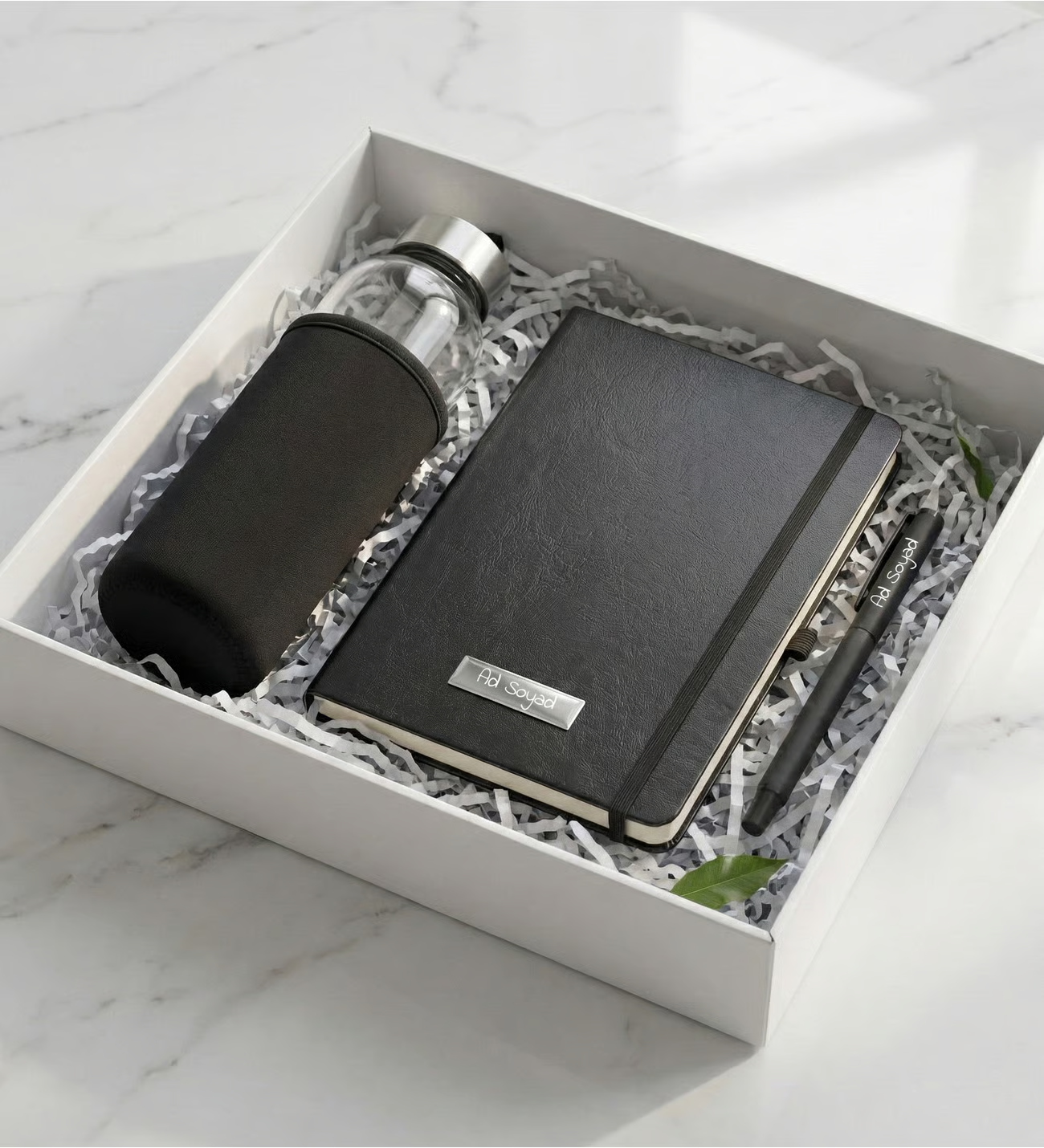 Kişiye Özel Siyah Defter & Roller Kalem & Siyah Kılıflı 500mL Cam Matara Hediye Seti - Ofis Hediyesi