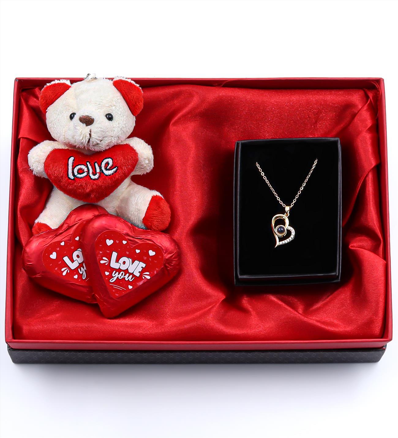 Özel Kutusunda 100 Dilde Seni Seviyorum Kolye & Love Mini Ayıcık & 2'li Kalp Çikolata Hediye Seti