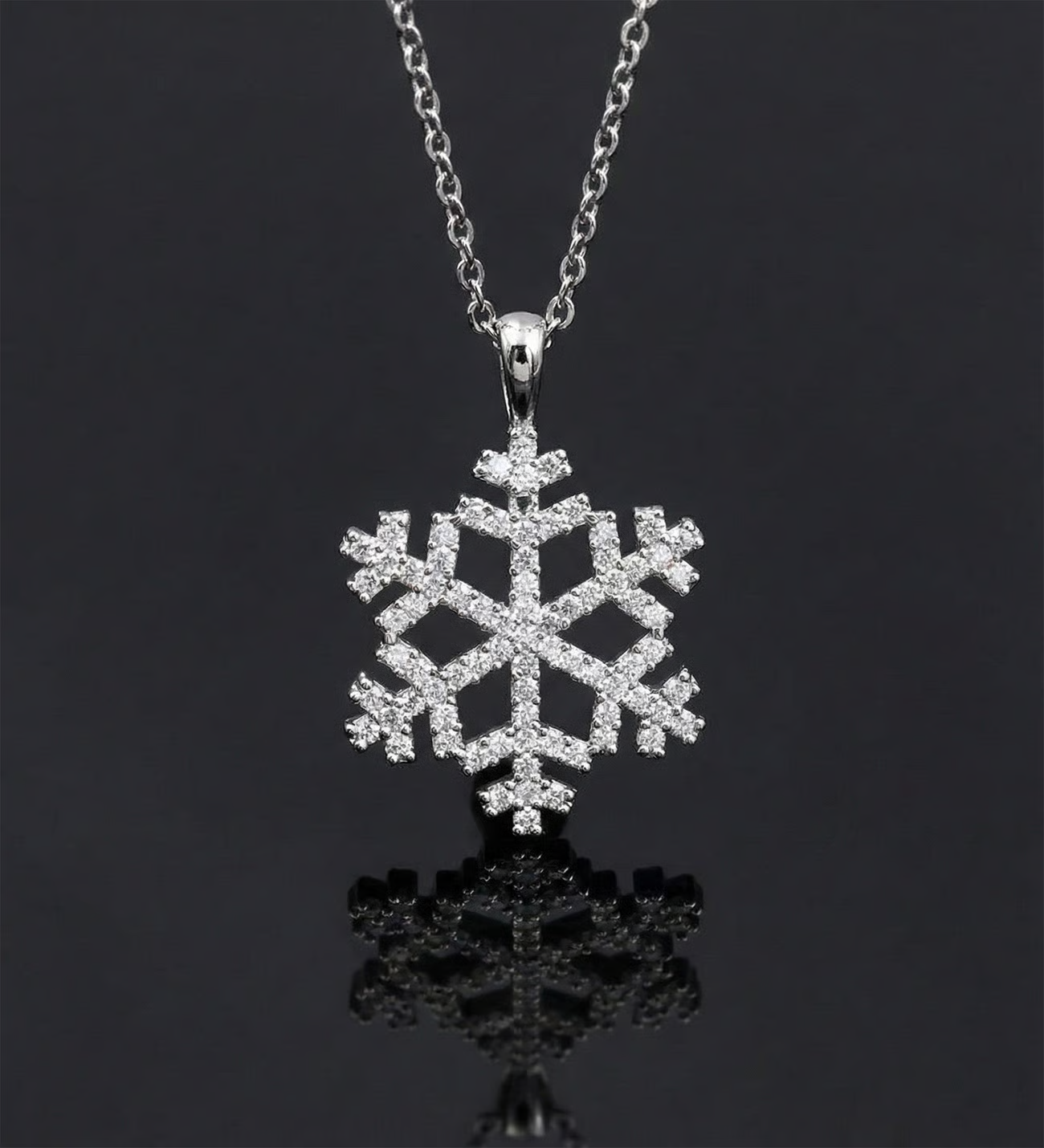 Zirkon Taşlı Gümüş Renk Kar Tanesi Kolye