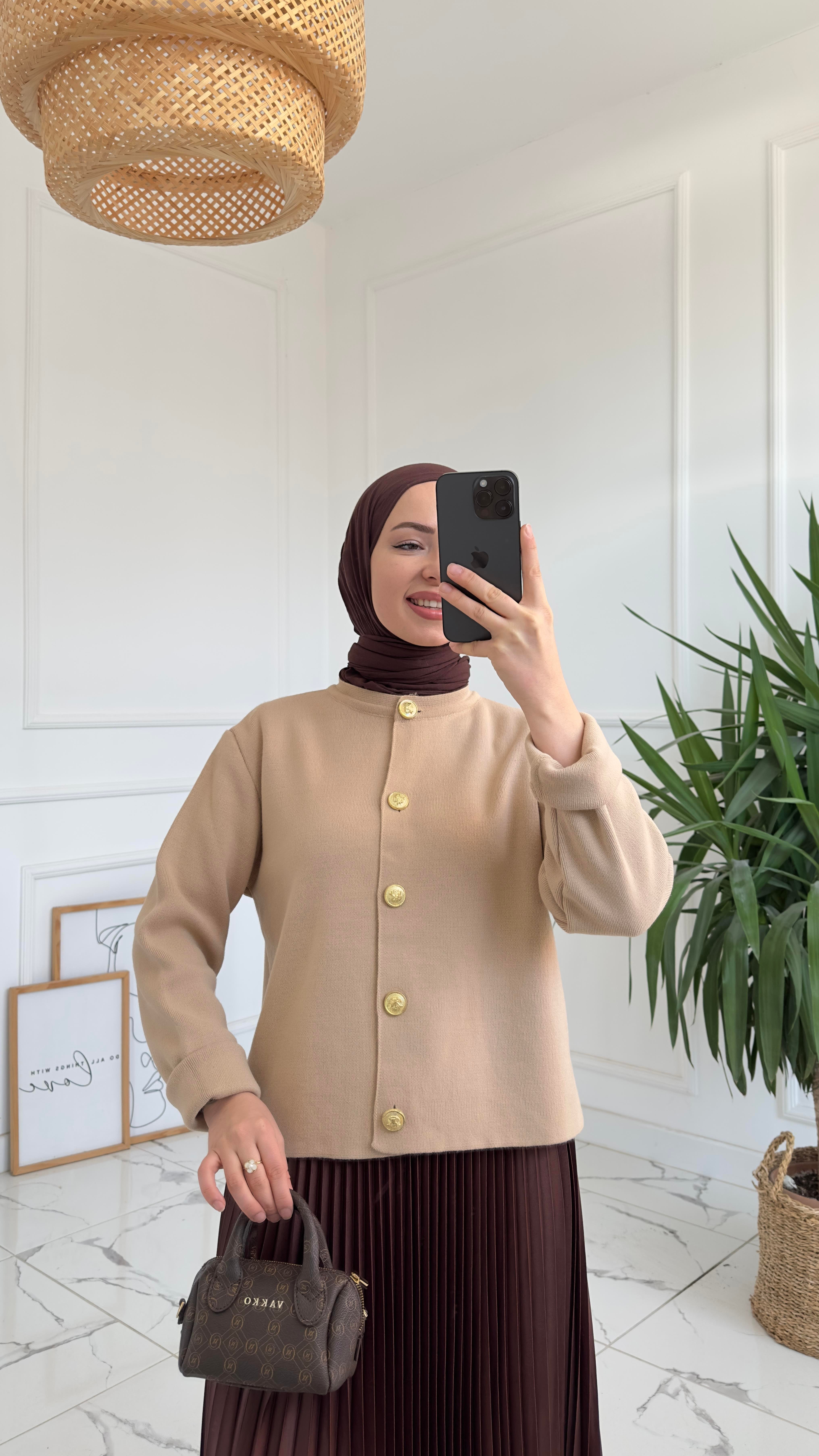 Abiga Zara Model Düz Bej Kısa Triko Hırka