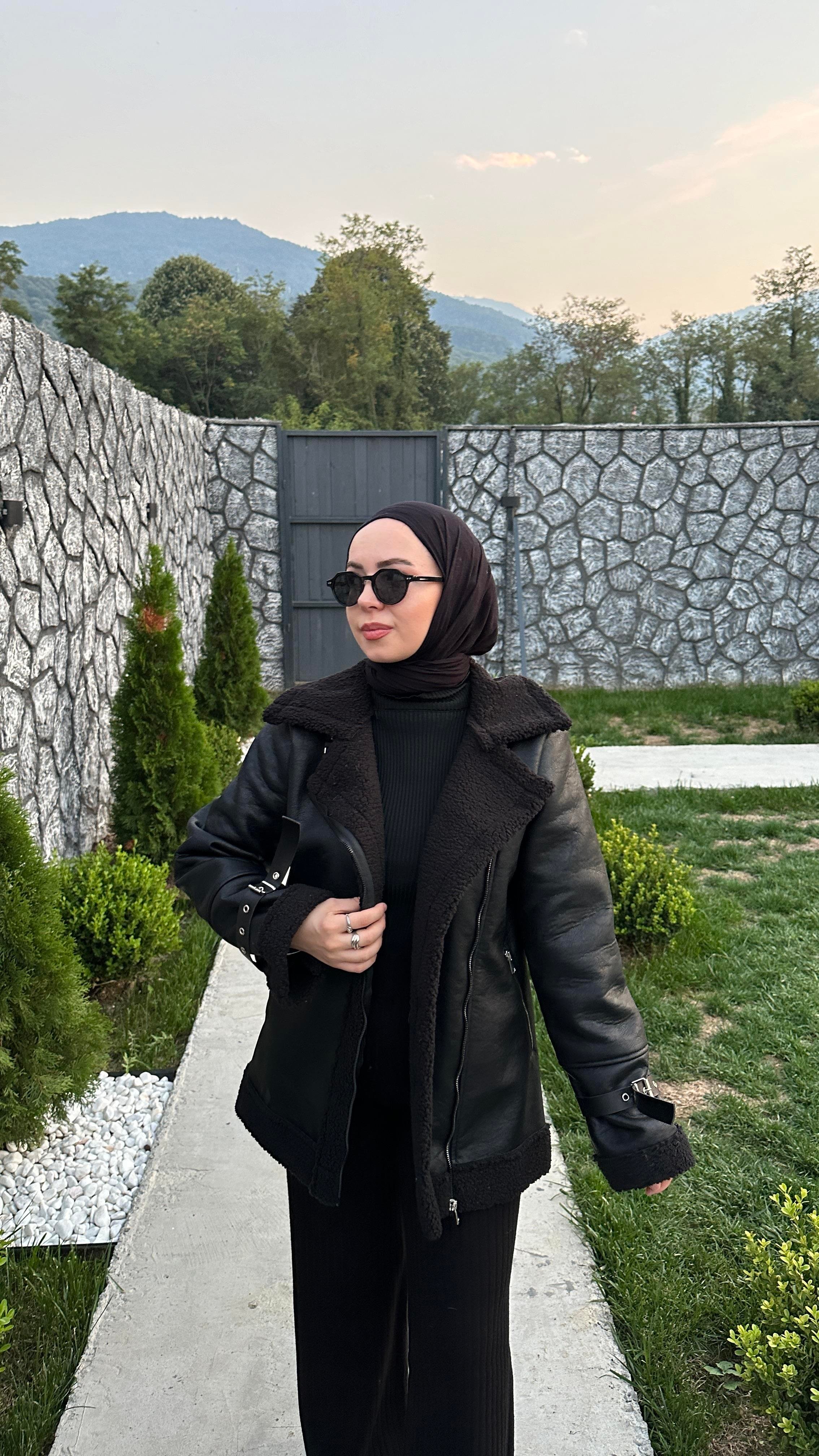 Arves Kol Tokalı Siyah Deri Mont