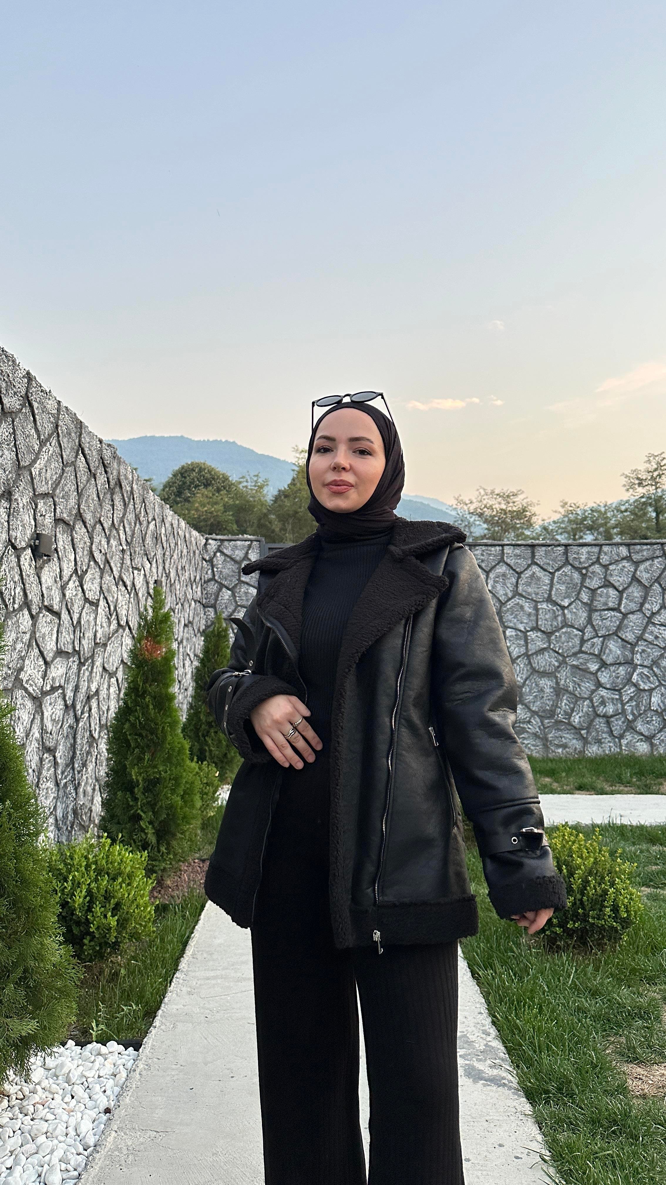 Arves Kol Tokalı Siyah Deri Mont
