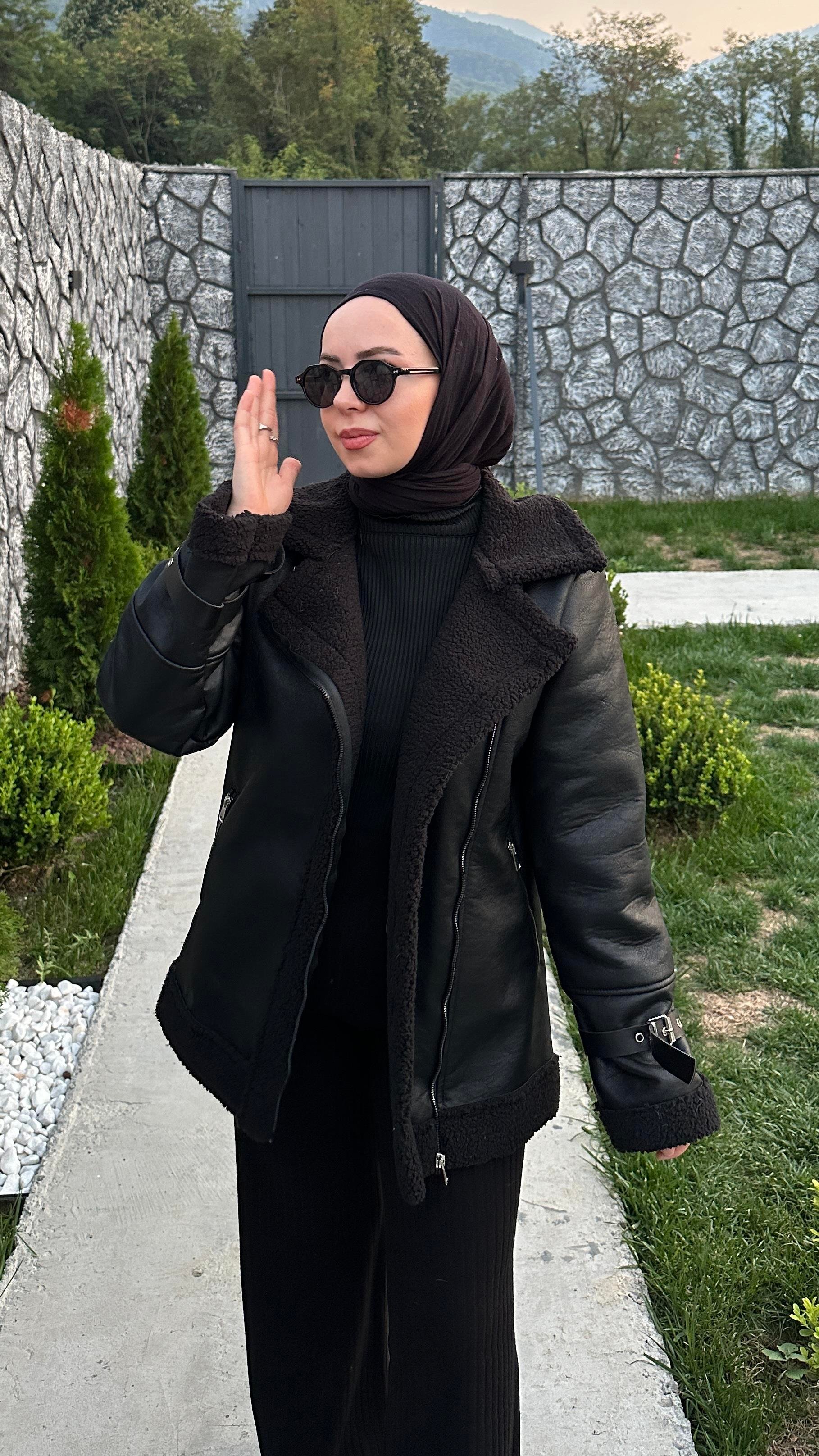 Arves Kol Tokalı Siyah Deri Mont
