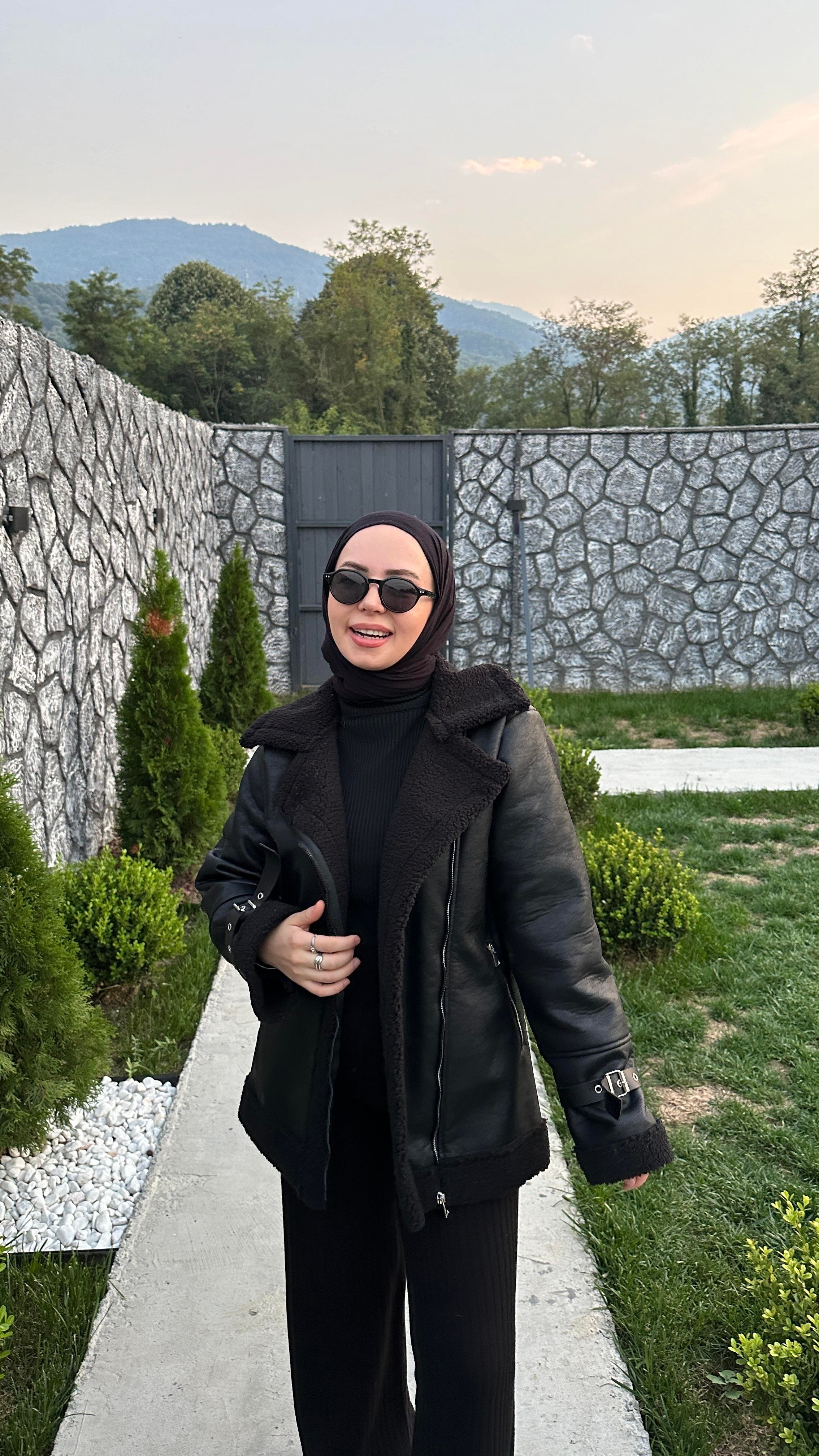 Arves Kol Tokalı Siyah Deri Mont