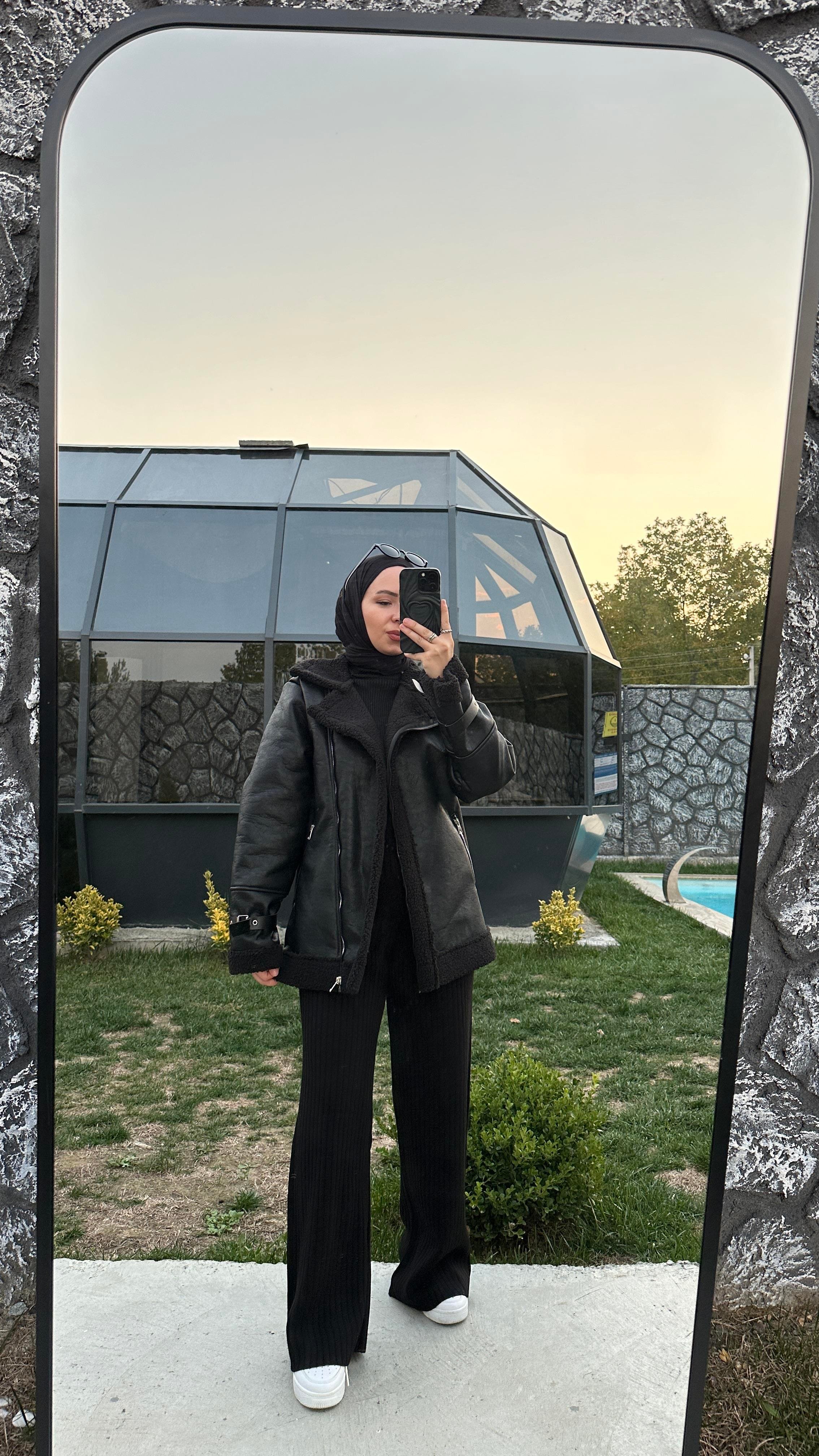 Arves Kol Tokalı Siyah Deri Mont