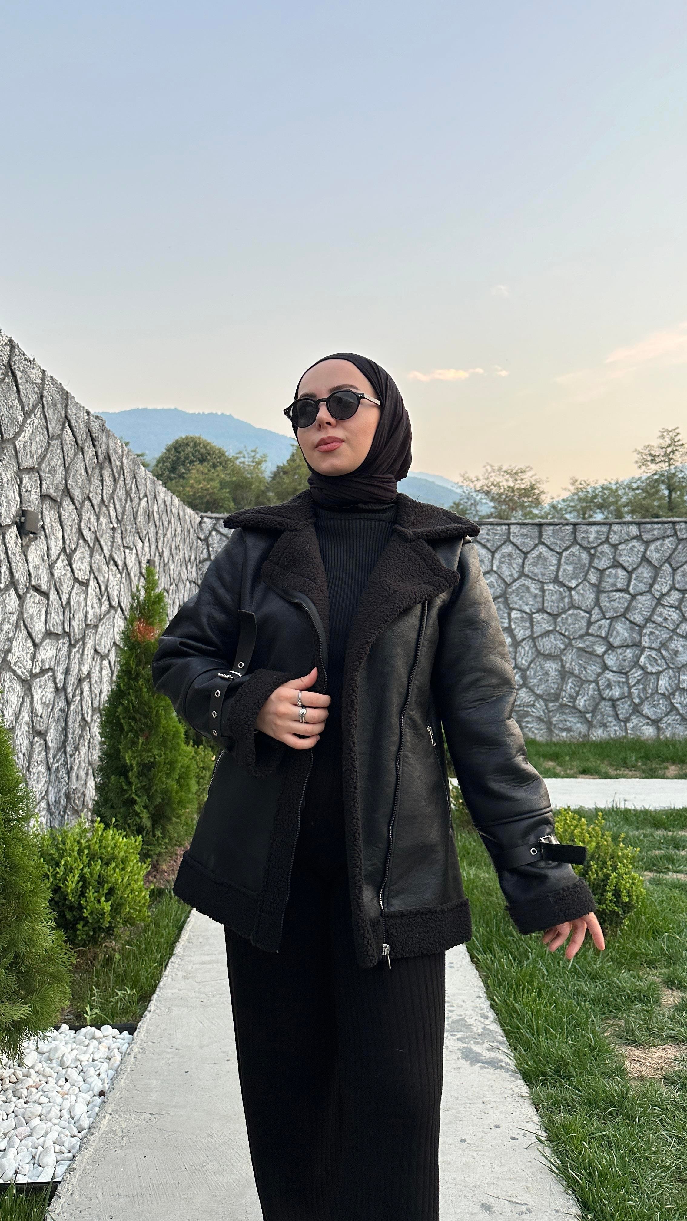 Arves Kol Tokalı Siyah Deri Mont