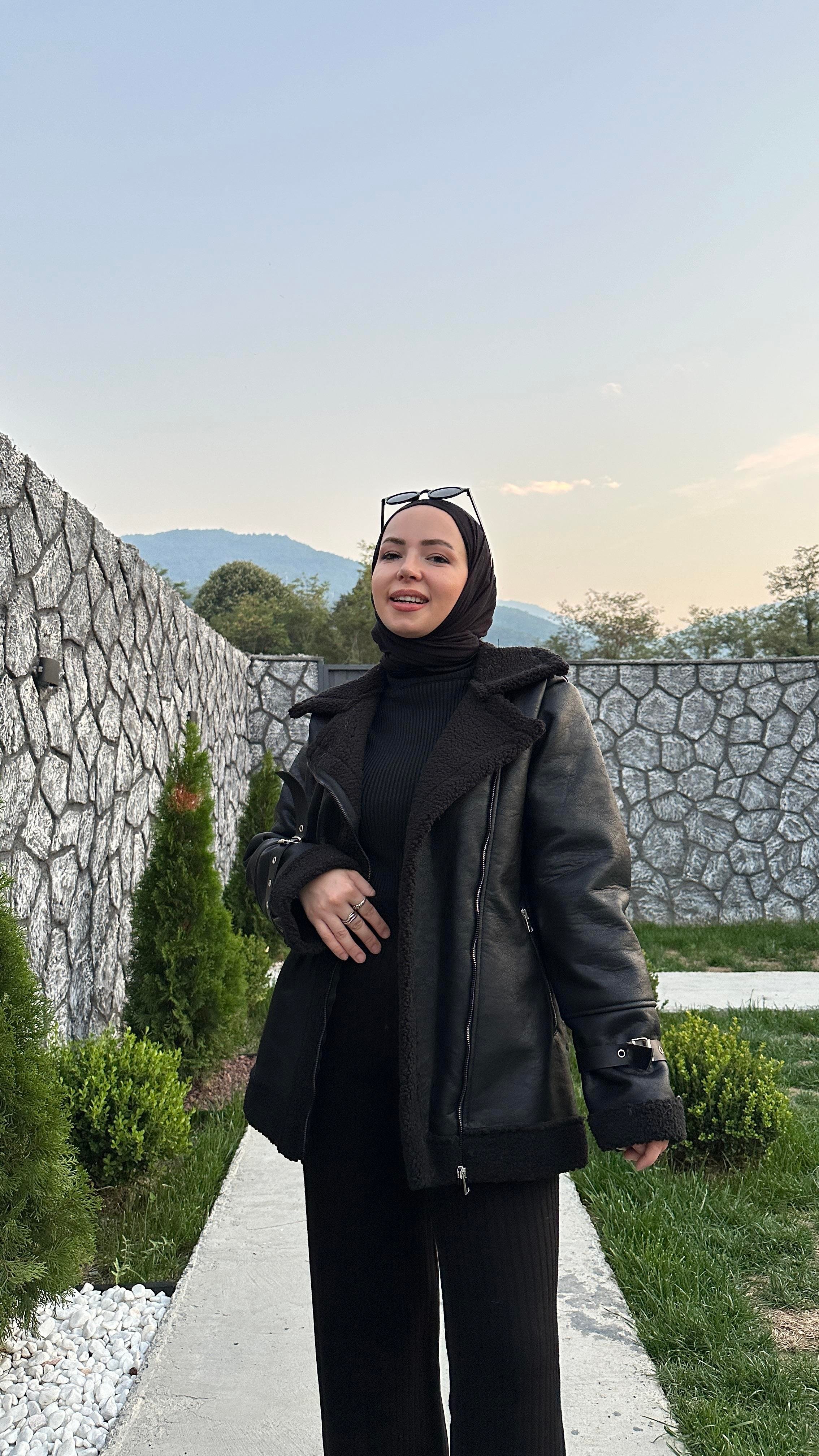 Arves Kol Tokalı Siyah Deri Mont