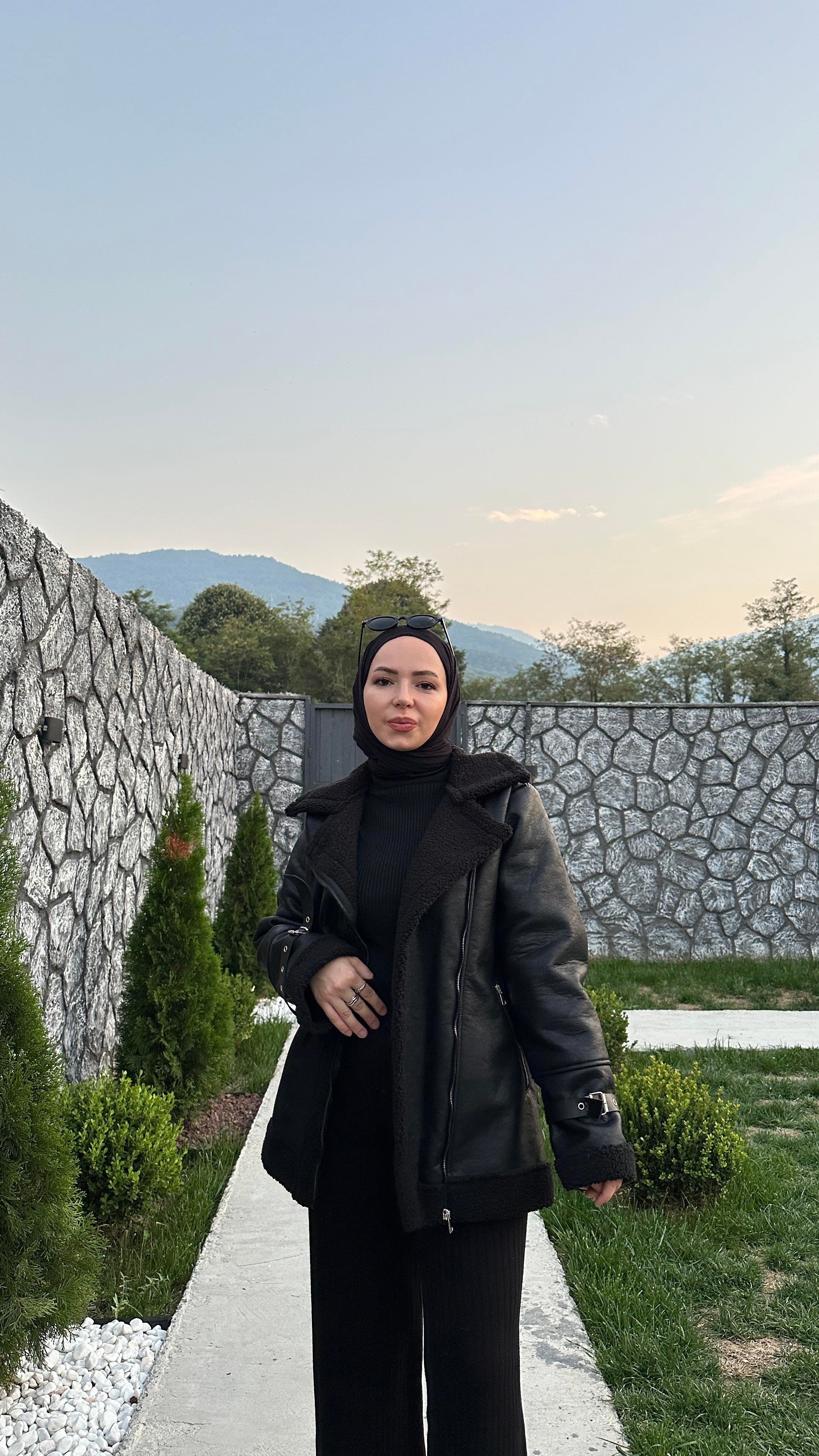 Arves Kol Tokalı Siyah Deri Mont