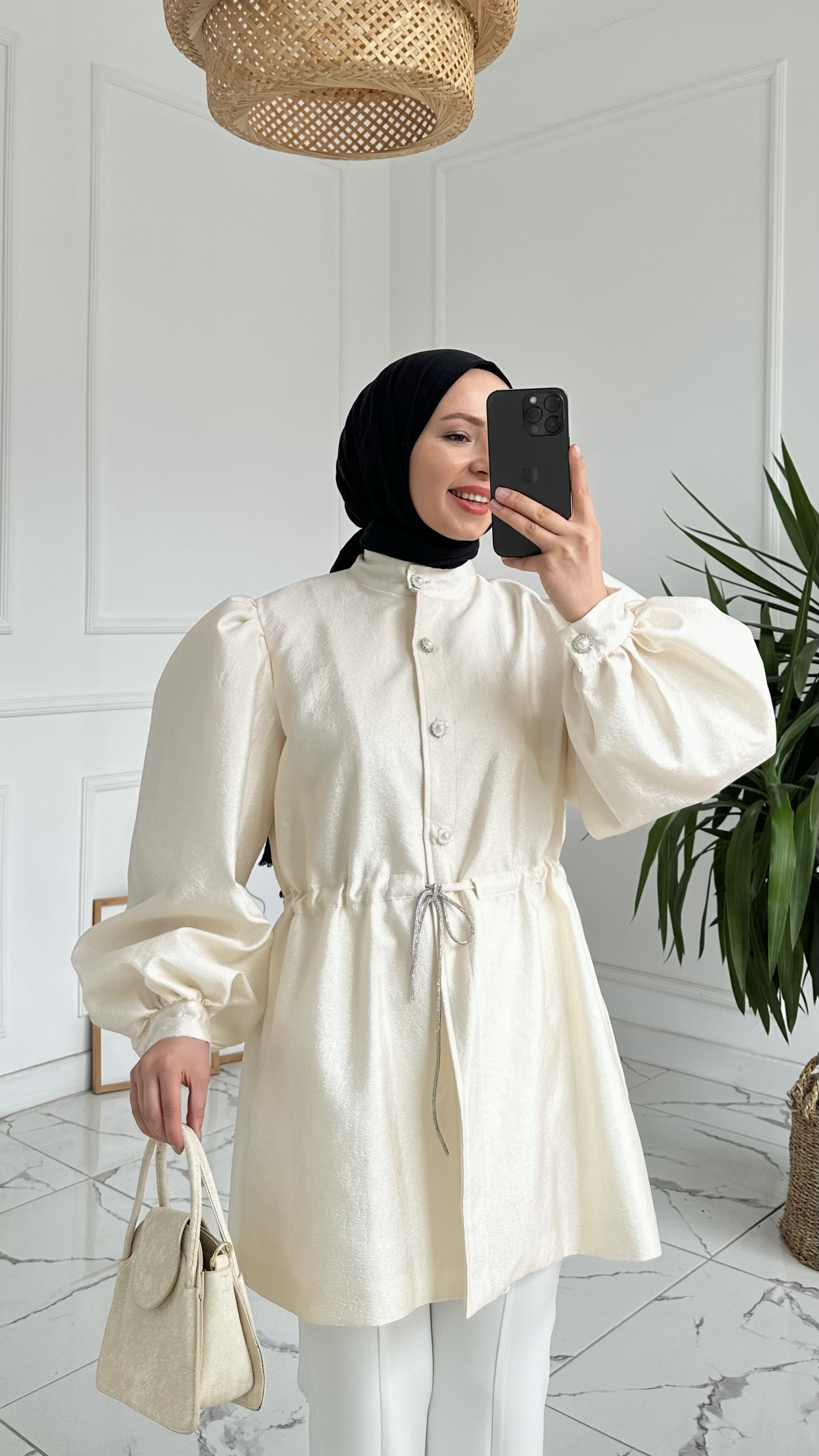 Britney Taş Düğmeli Krem Premium Kap