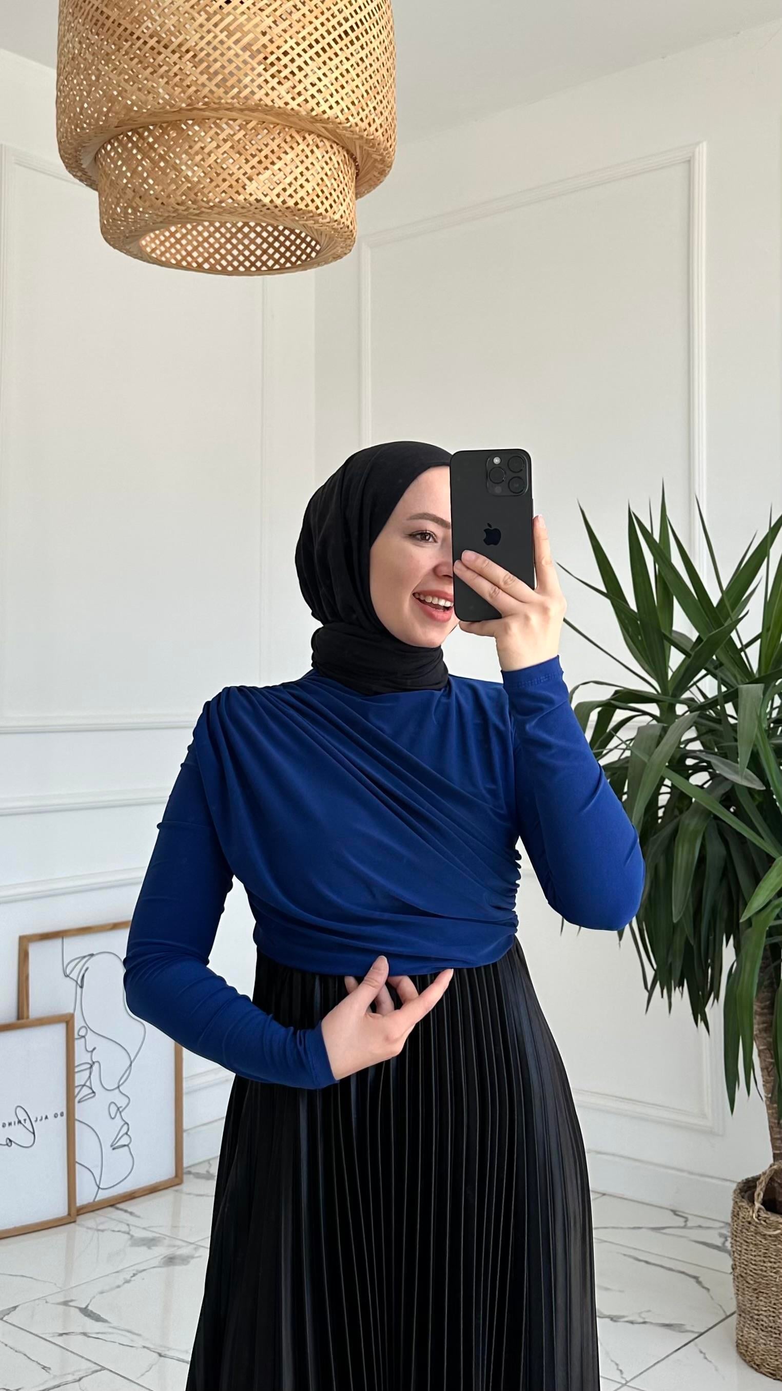 Clara Saks Mavisi Bluz