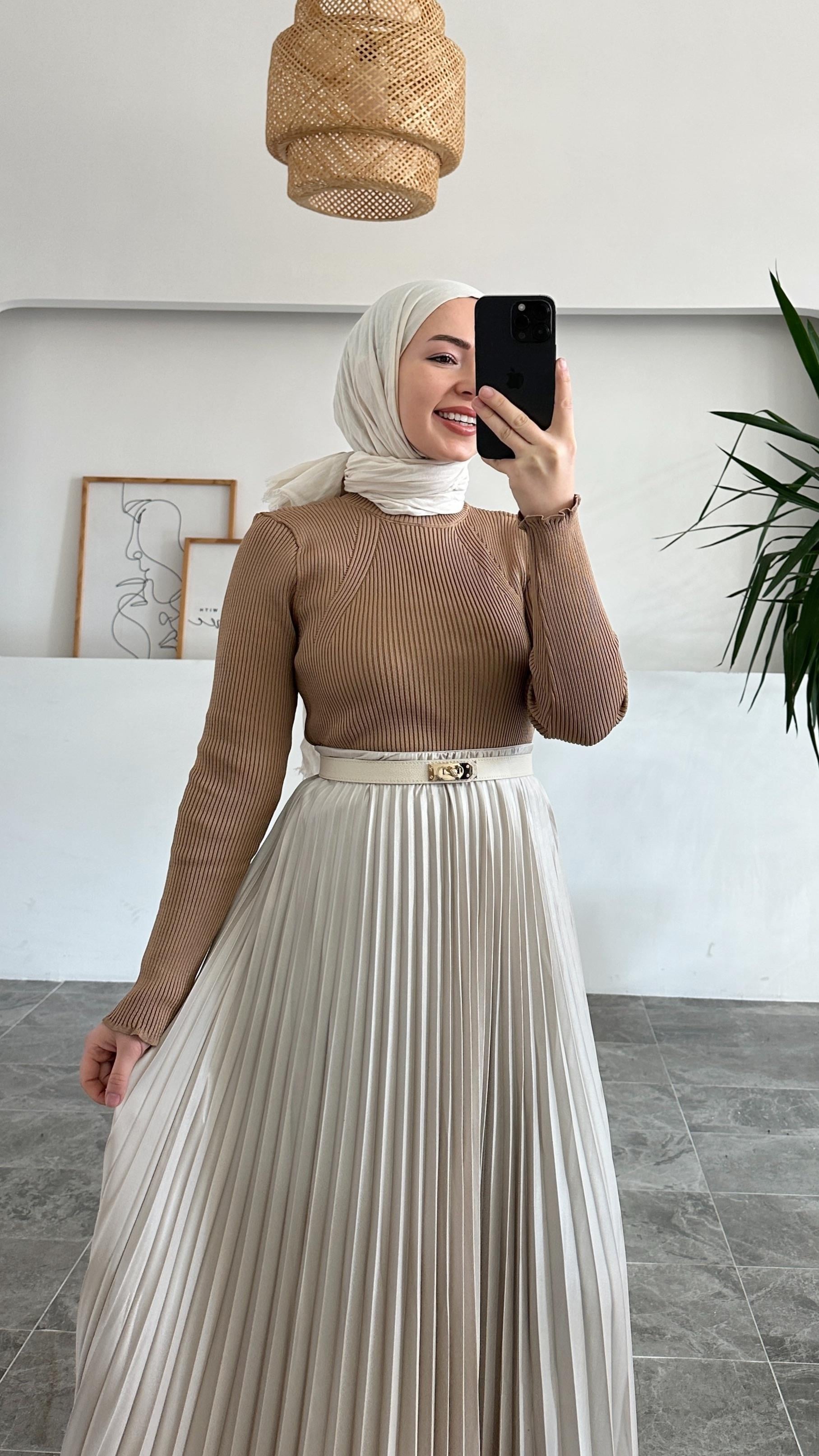 Diana Taş Piliseli Etek