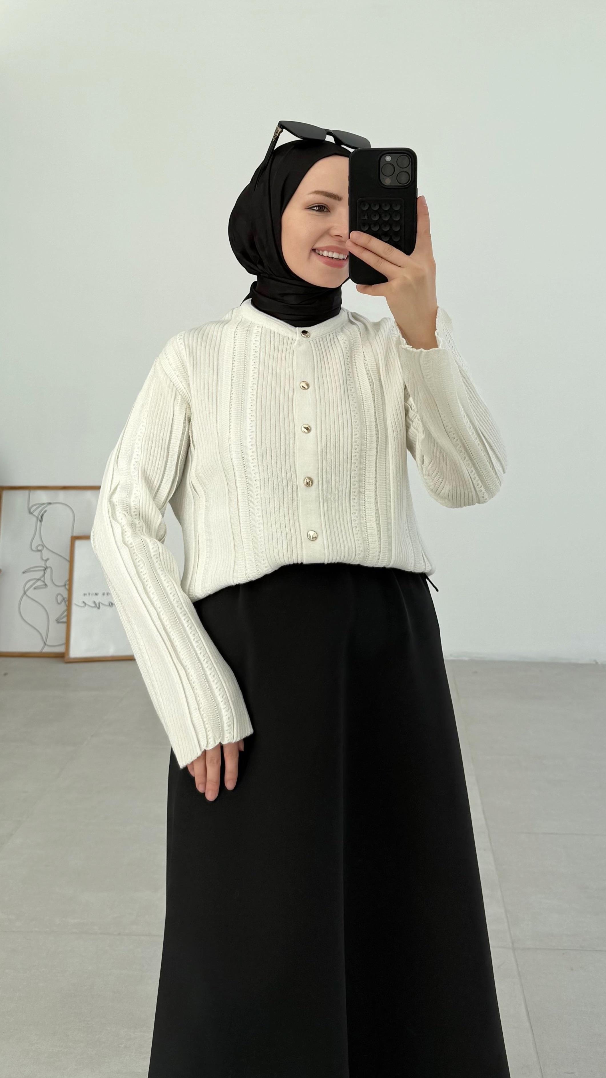 Falin Simli Beyaz Hırka