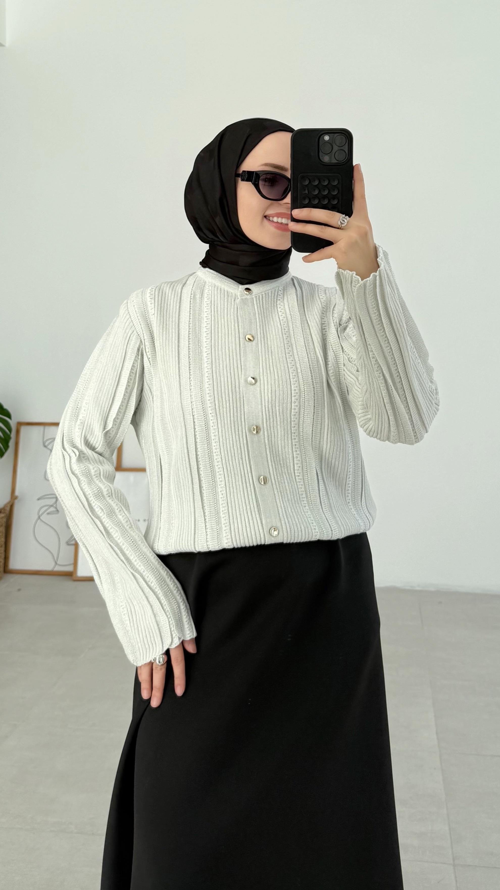 Falin Simli Gri Hırka