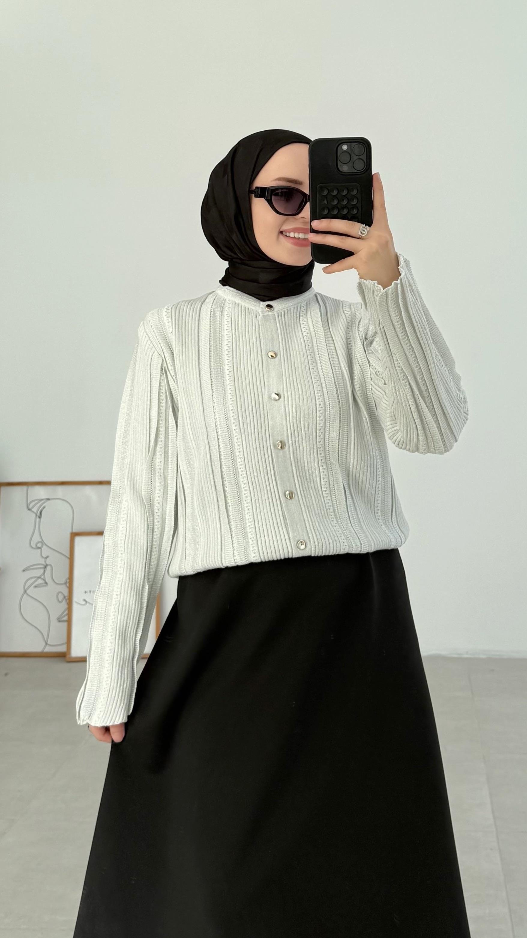 Falin Simli Gri Hırka