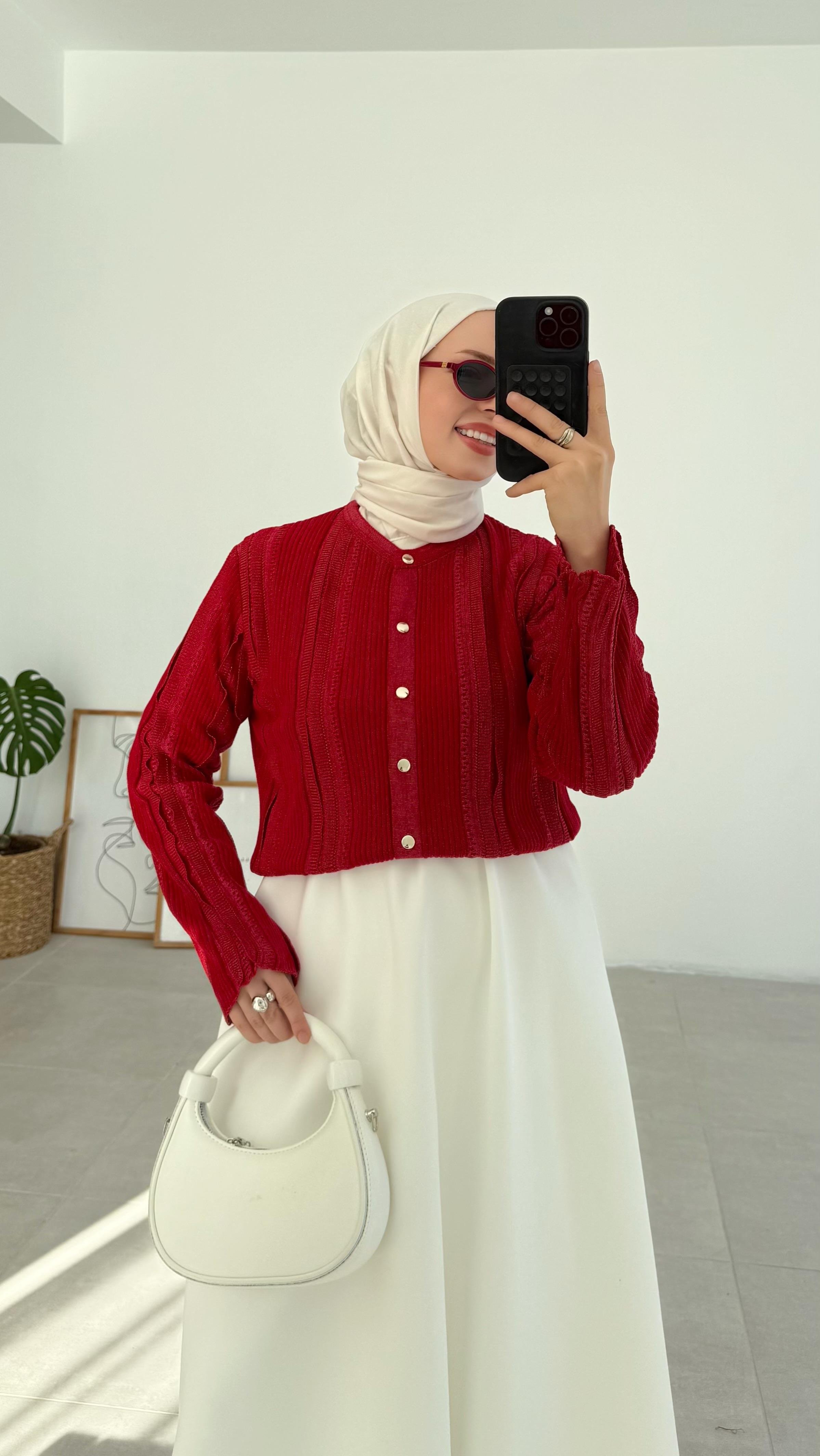 Falin Simli Kırmızı Hırka