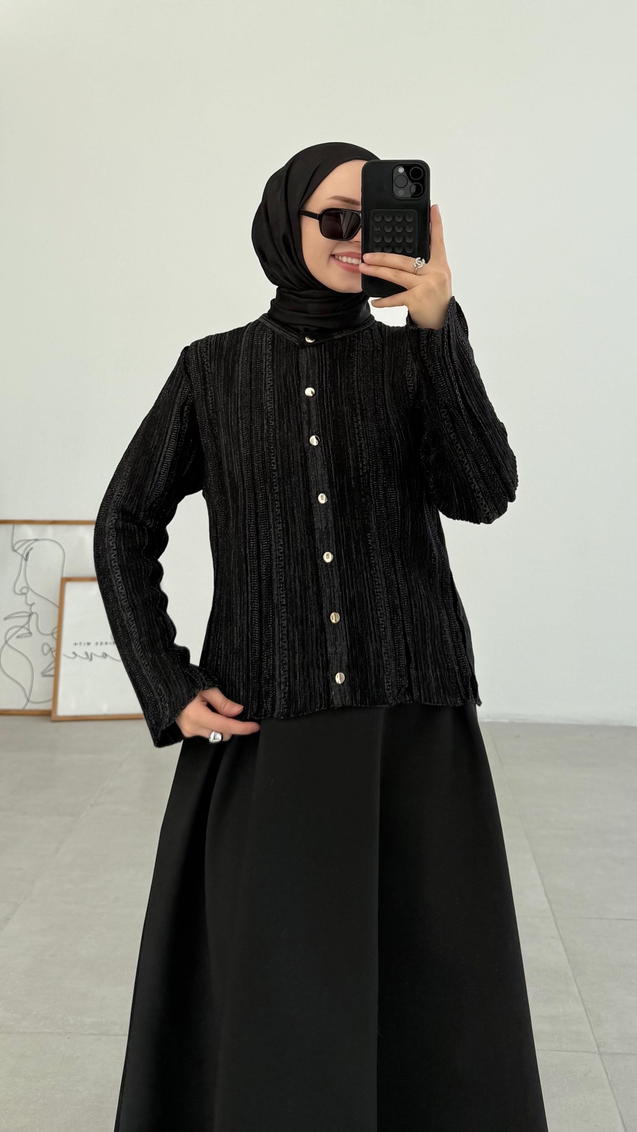 Falin Simli Siyah Hırka