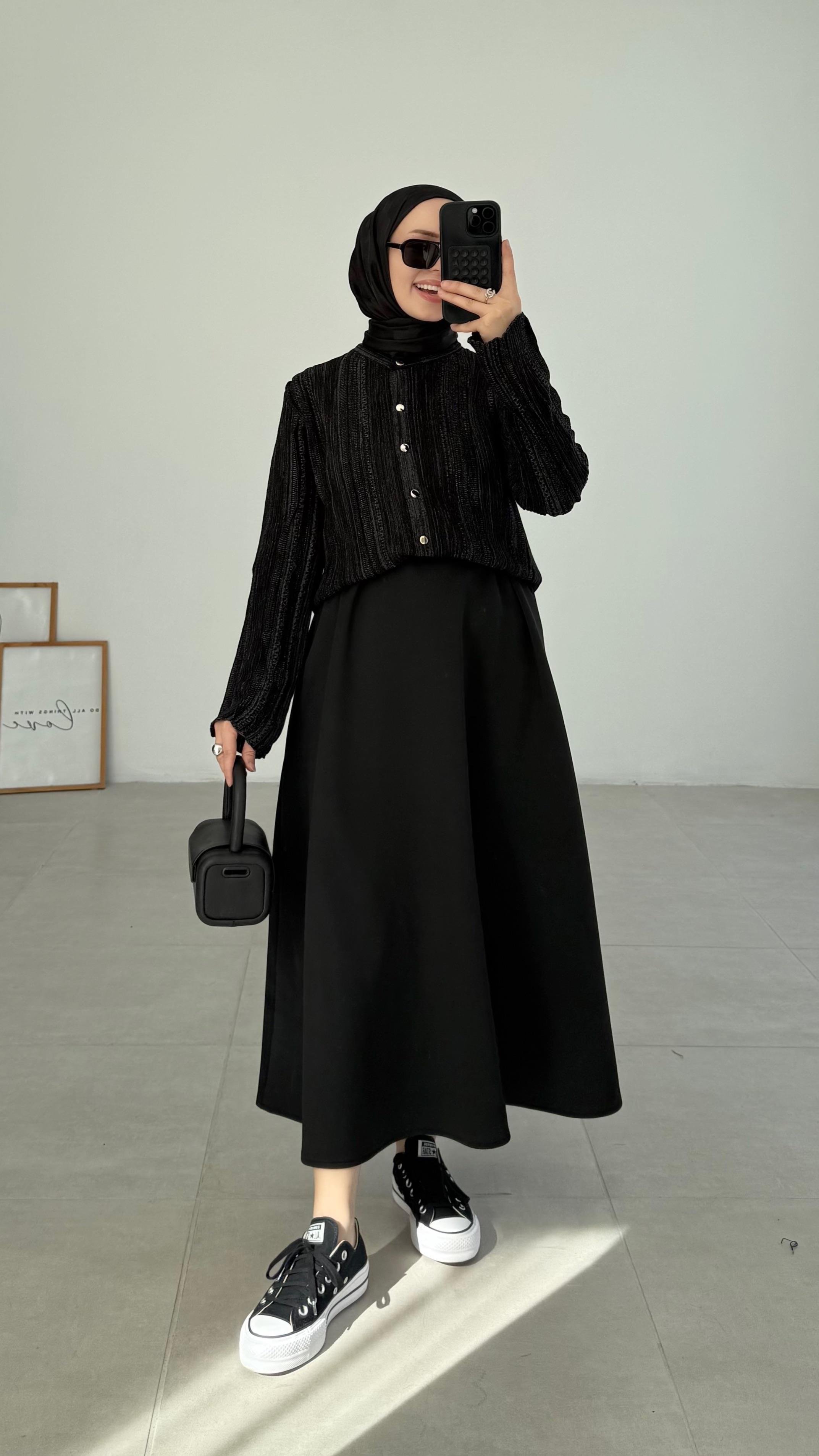 Falin Simli Siyah Hırka