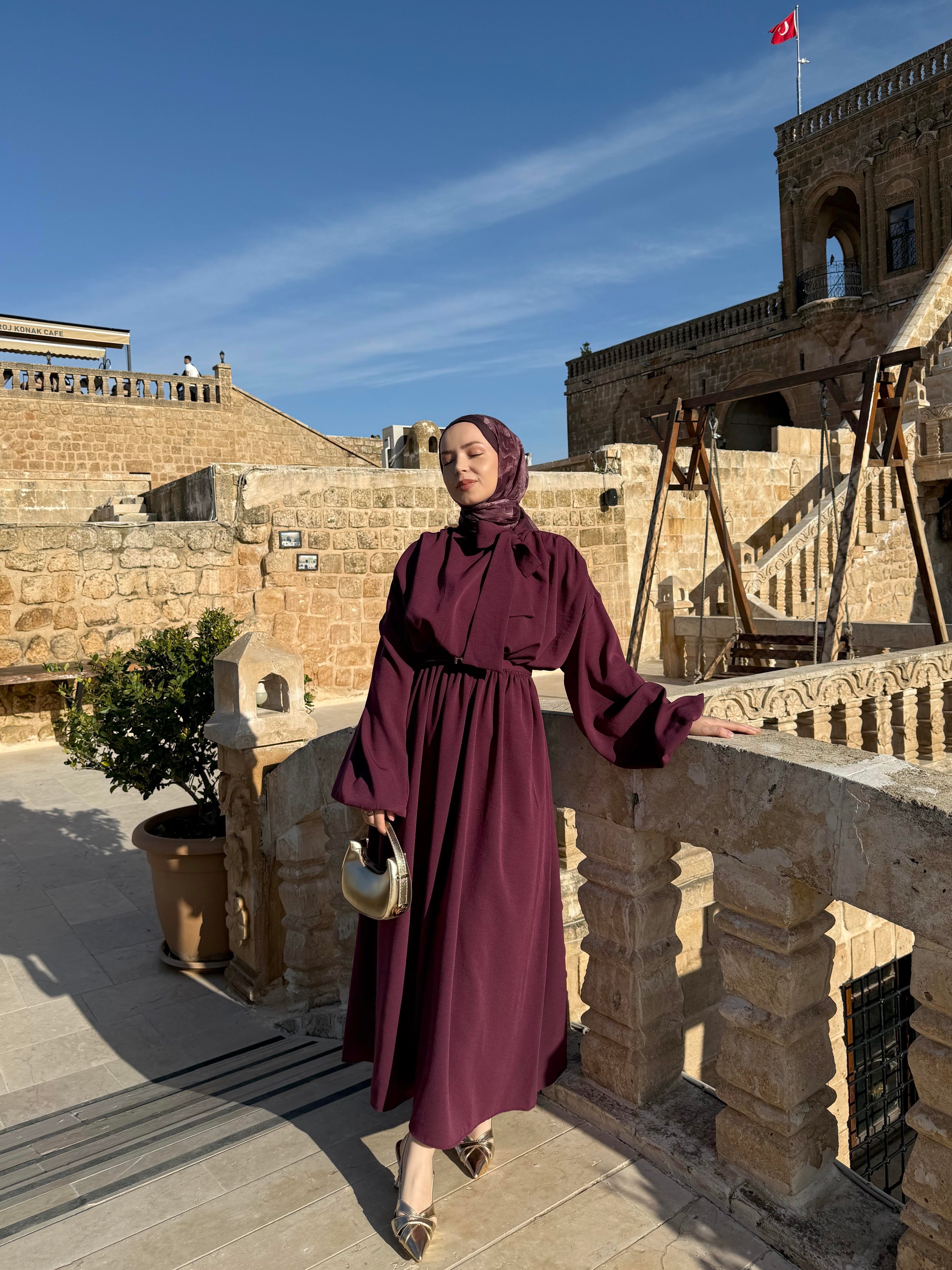 Fiorella Boyun Bağlamalı Bordo Elbise 