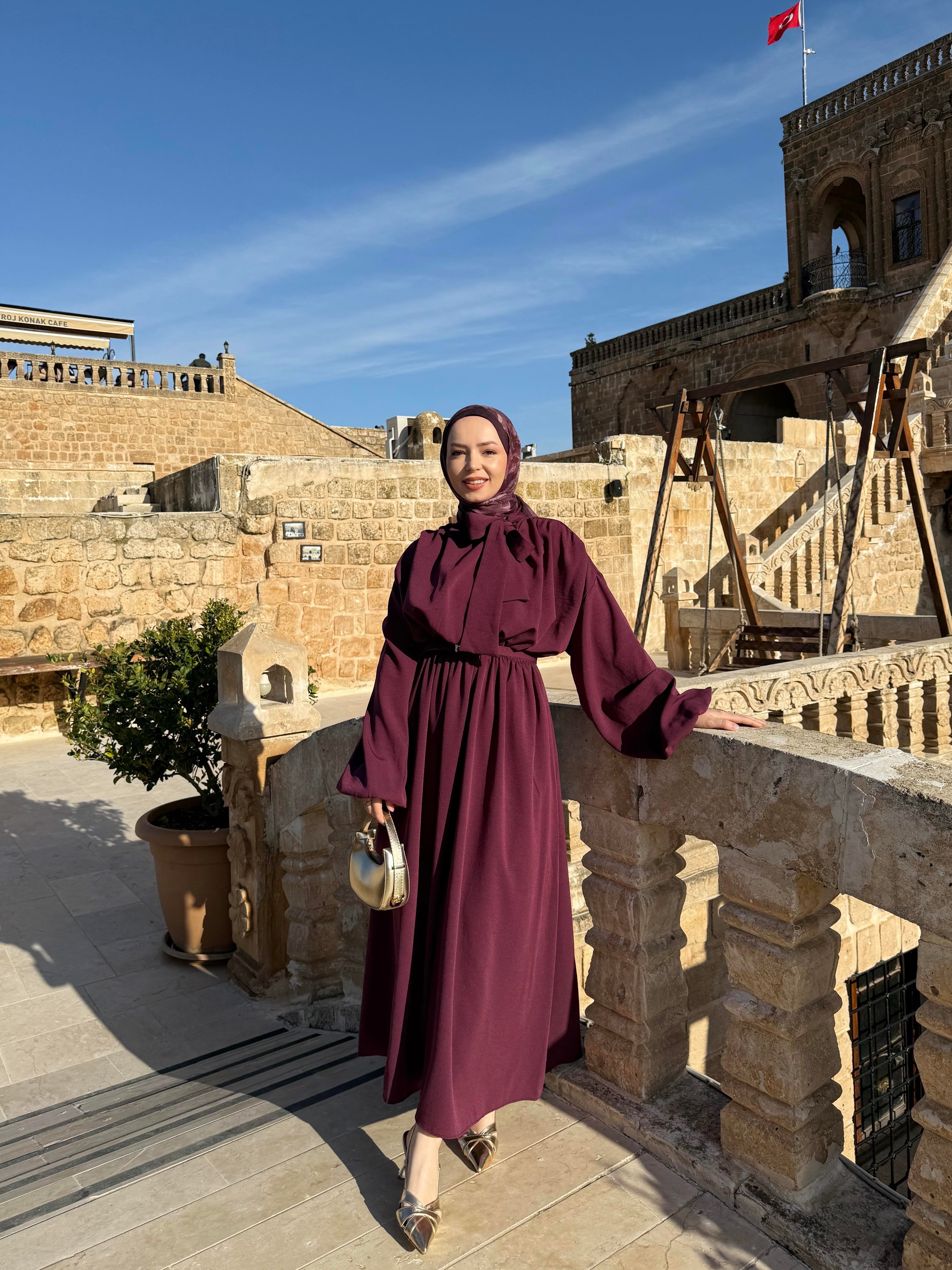 Fiorella Boyun Bağlamalı Bordo Elbise 