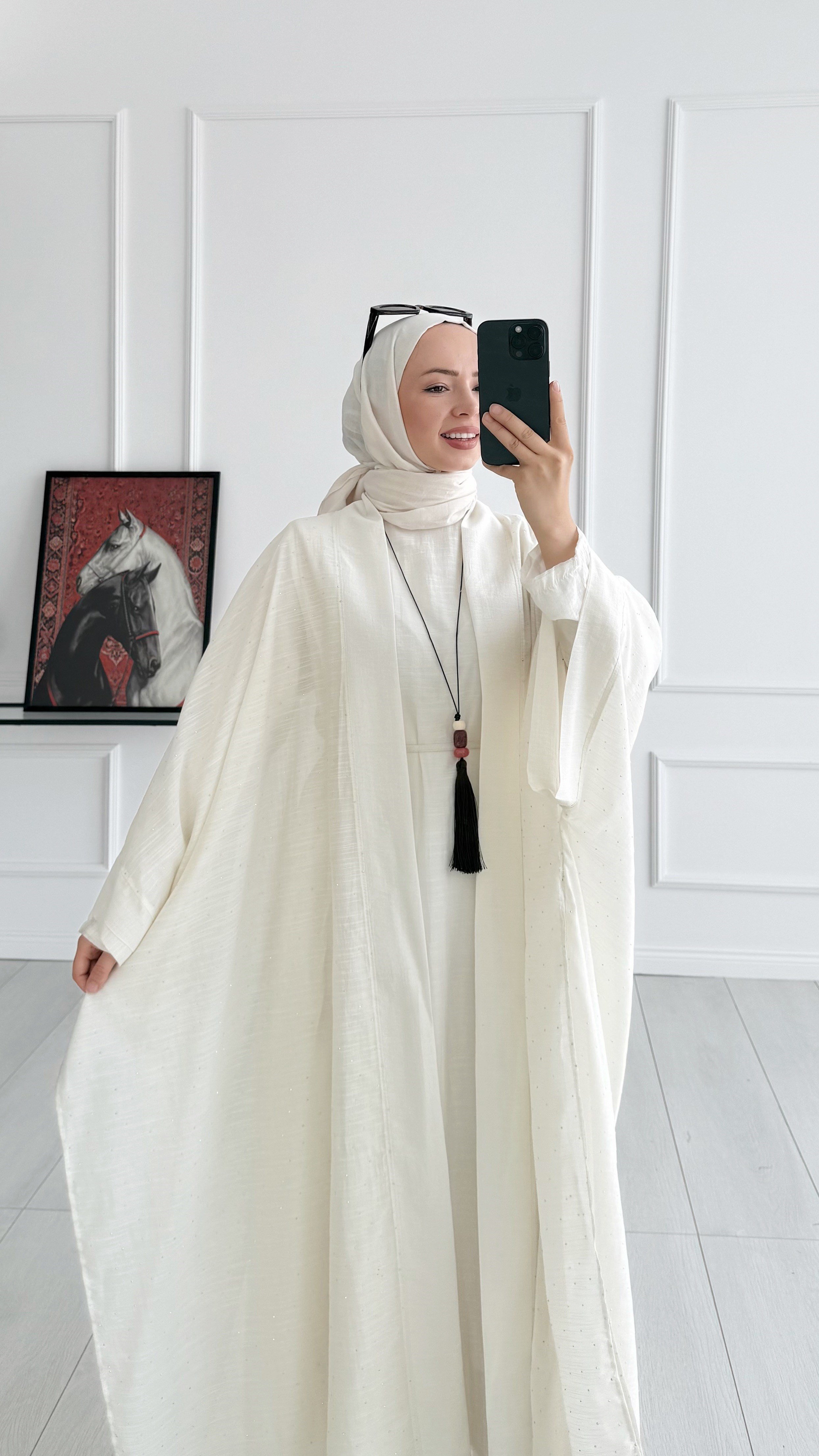 Flam Yırtmaçlı Taşlı Tasarım Ekru Abaya 