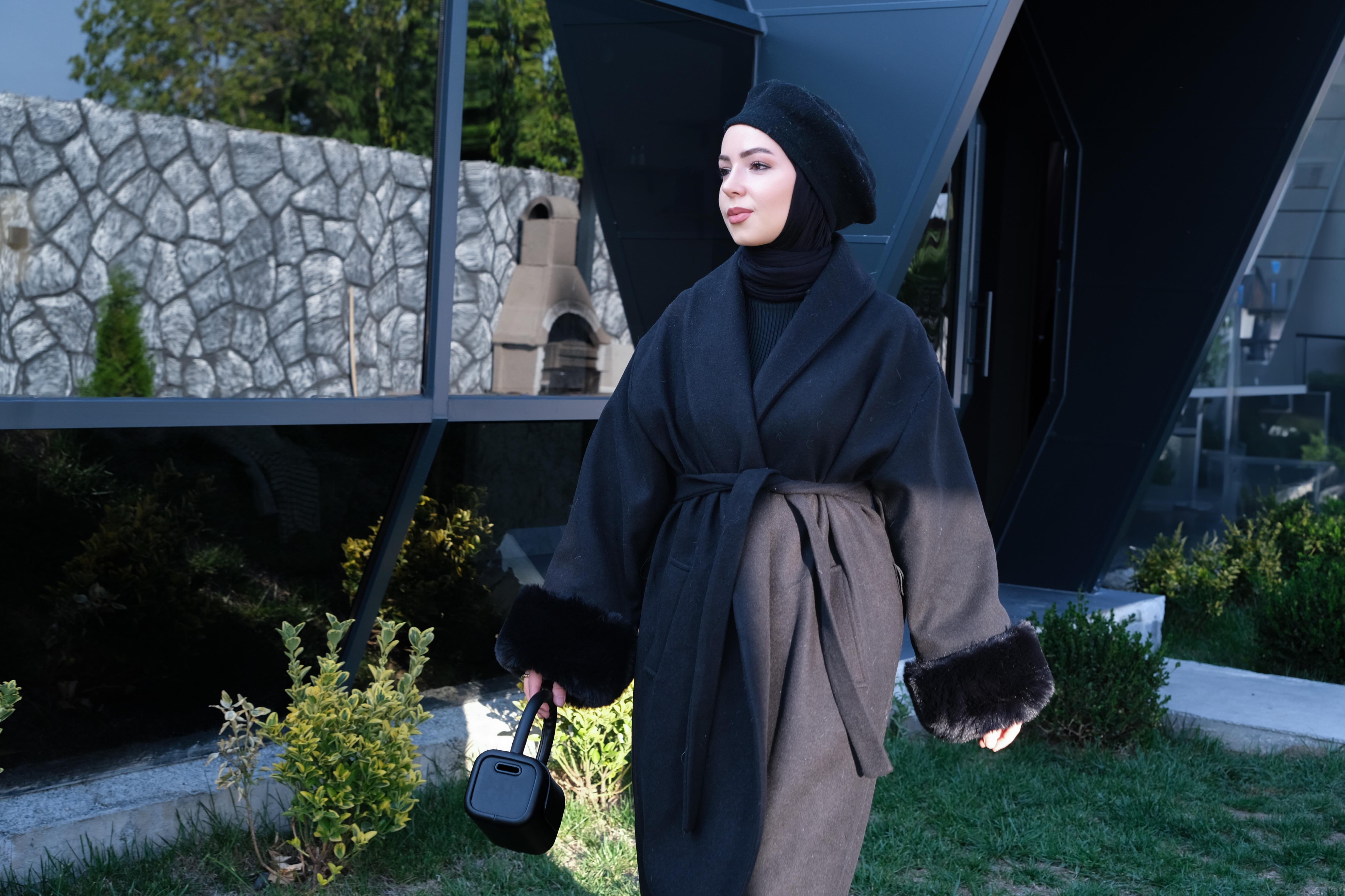 HM Premıum Kolu Kürklü Siyah Uzun Kaban
