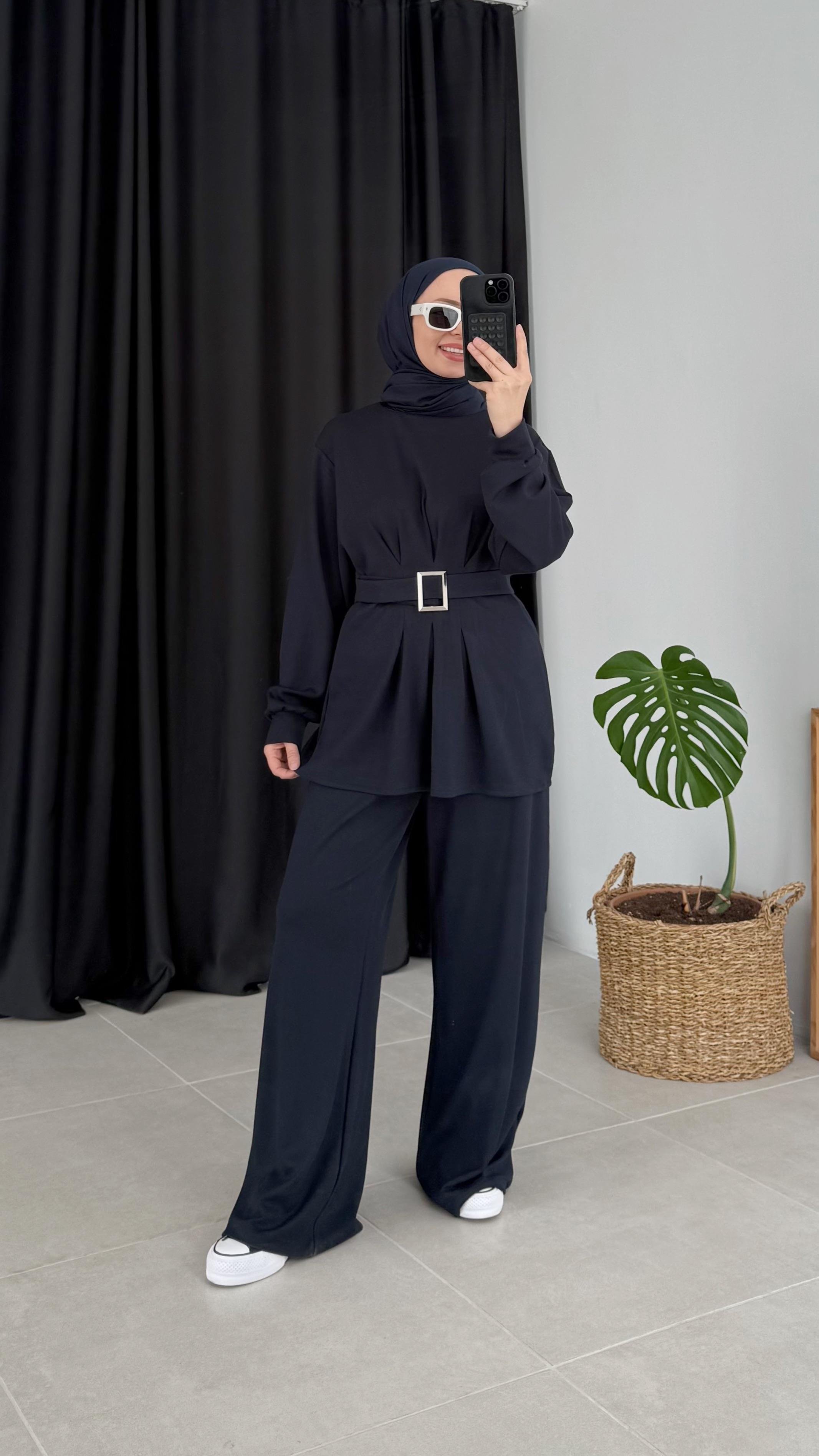 Holon Kuşaklı Pileli Oysho Lacivert Takım