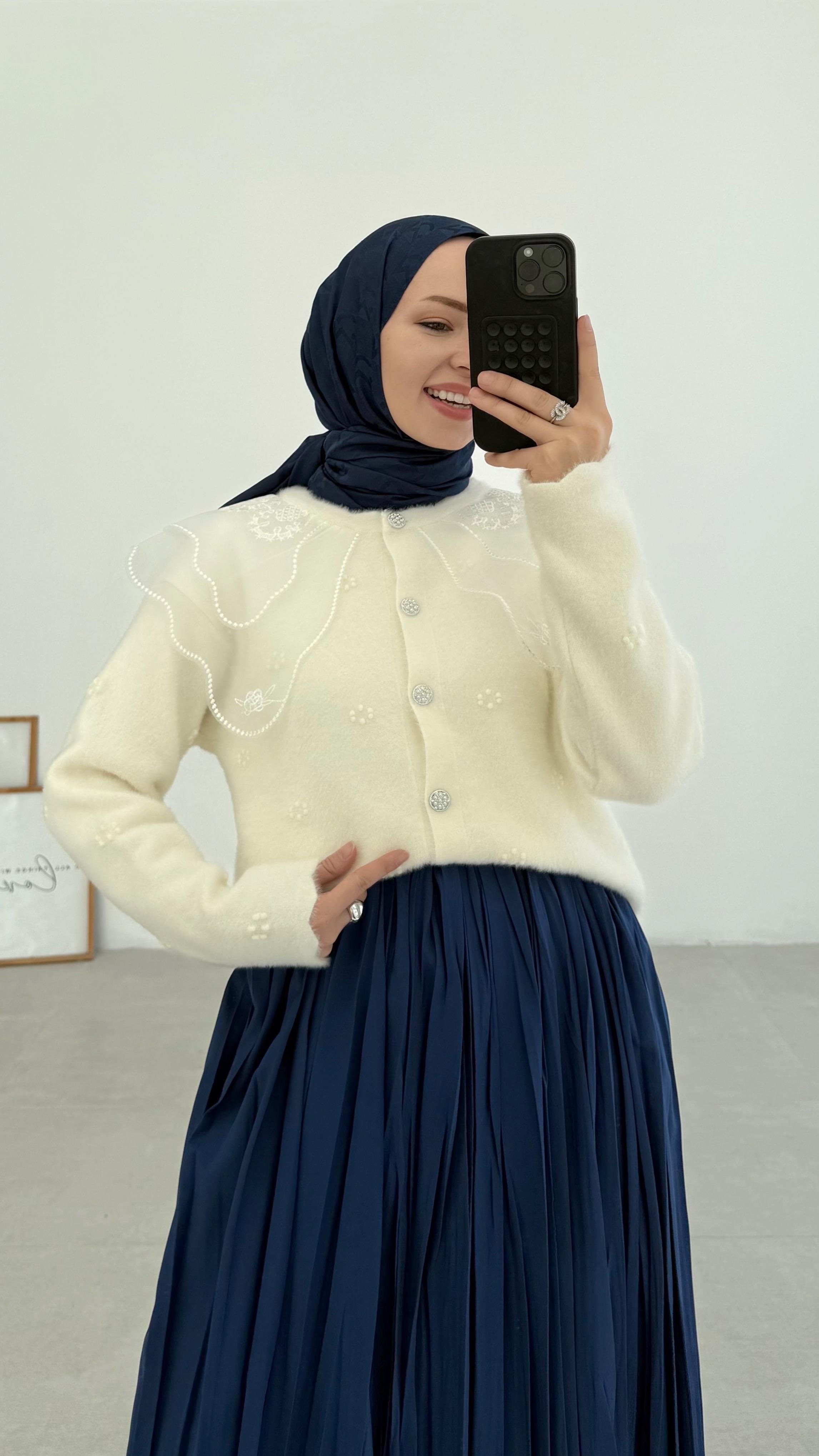 Kaley Bebe Yaka Beyaz Hırka 