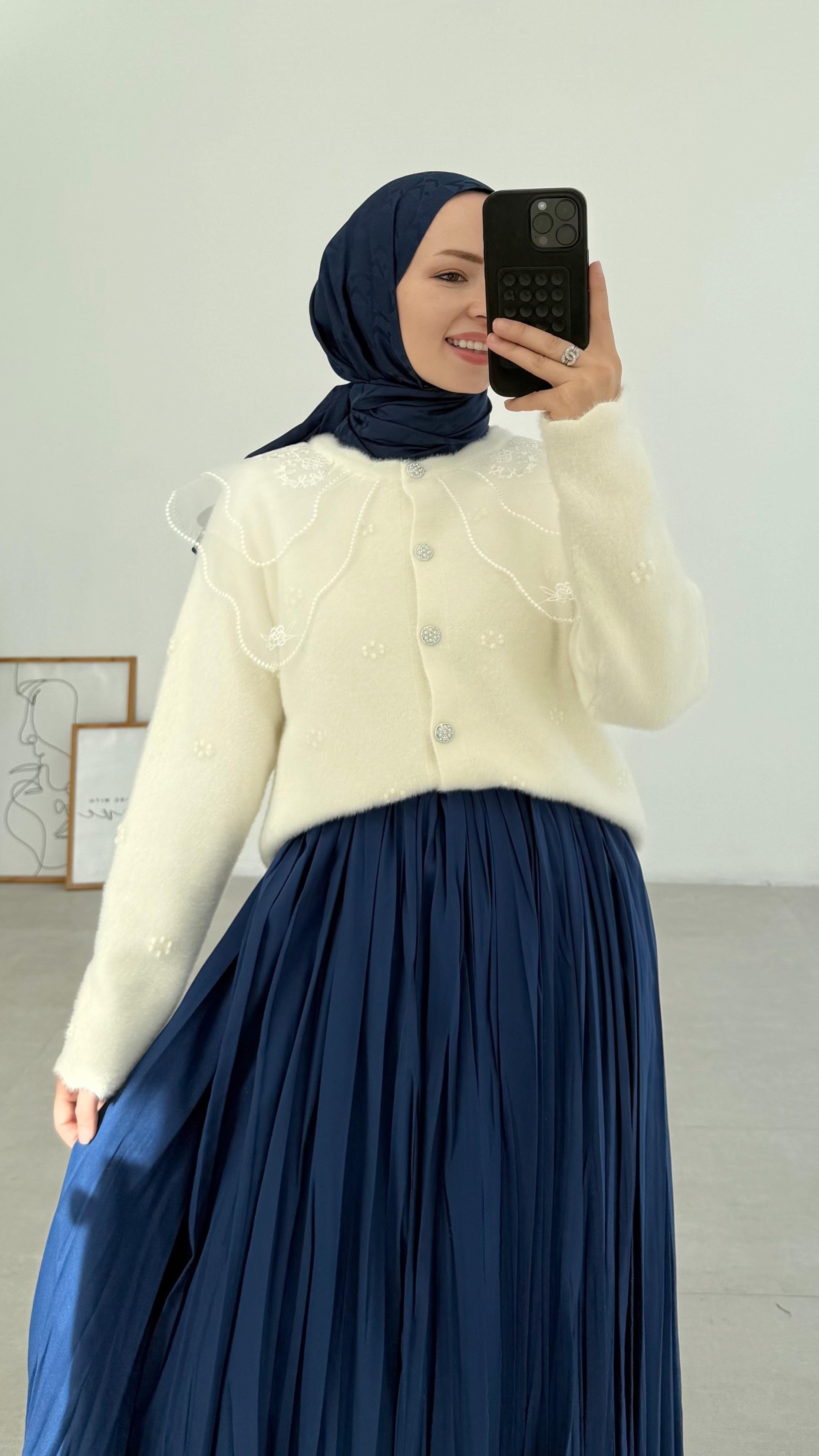 Kaley Bebe Yaka Beyaz Hırka 