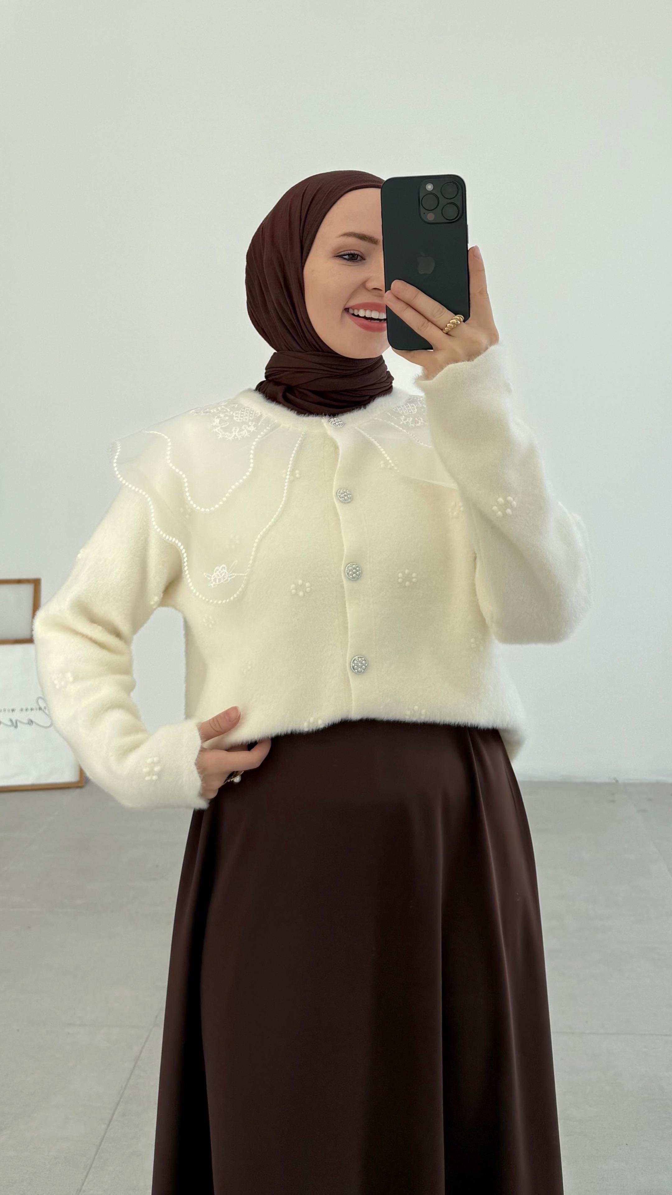 Kaley Bebe Yaka Beyaz Hırka 